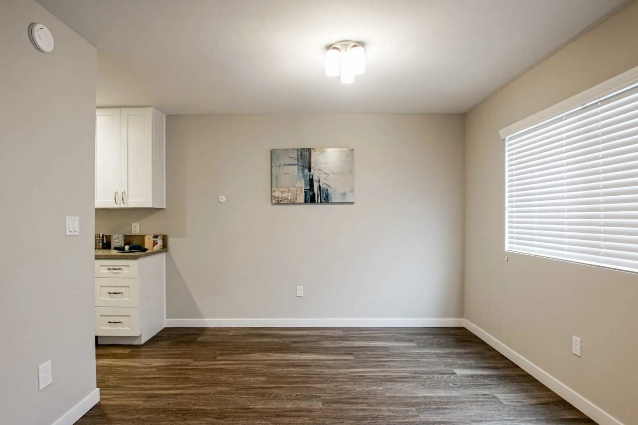 Living Room - Loma Portal - San Diego, CA