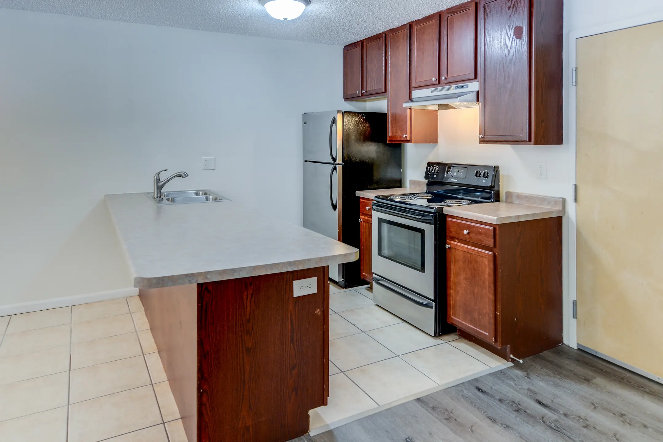 Granite Falls At Silver Lake Apartments New Brighton, MN 55112