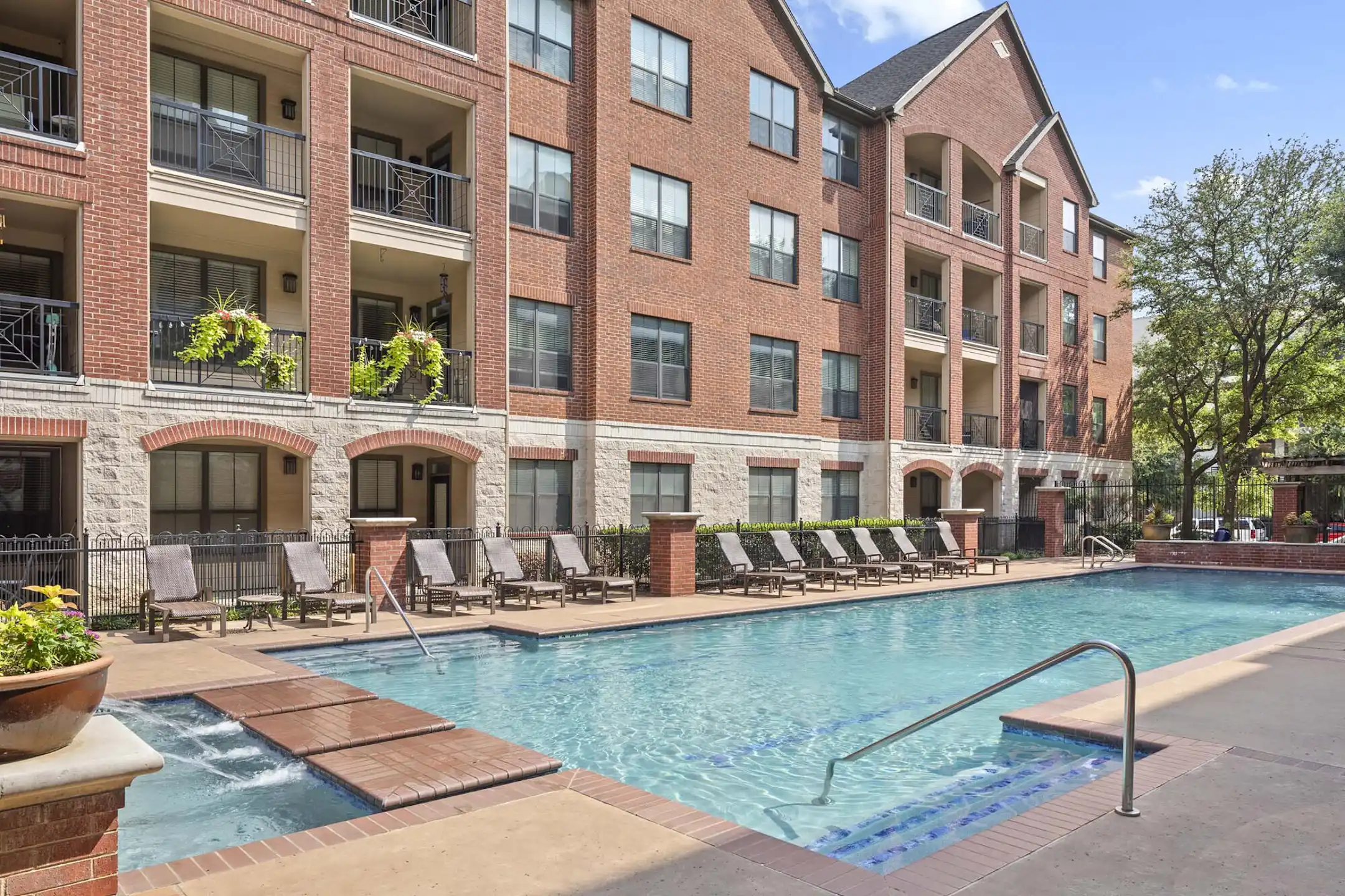 Camden Farmers Market Apartments - Dallas, TX 75201