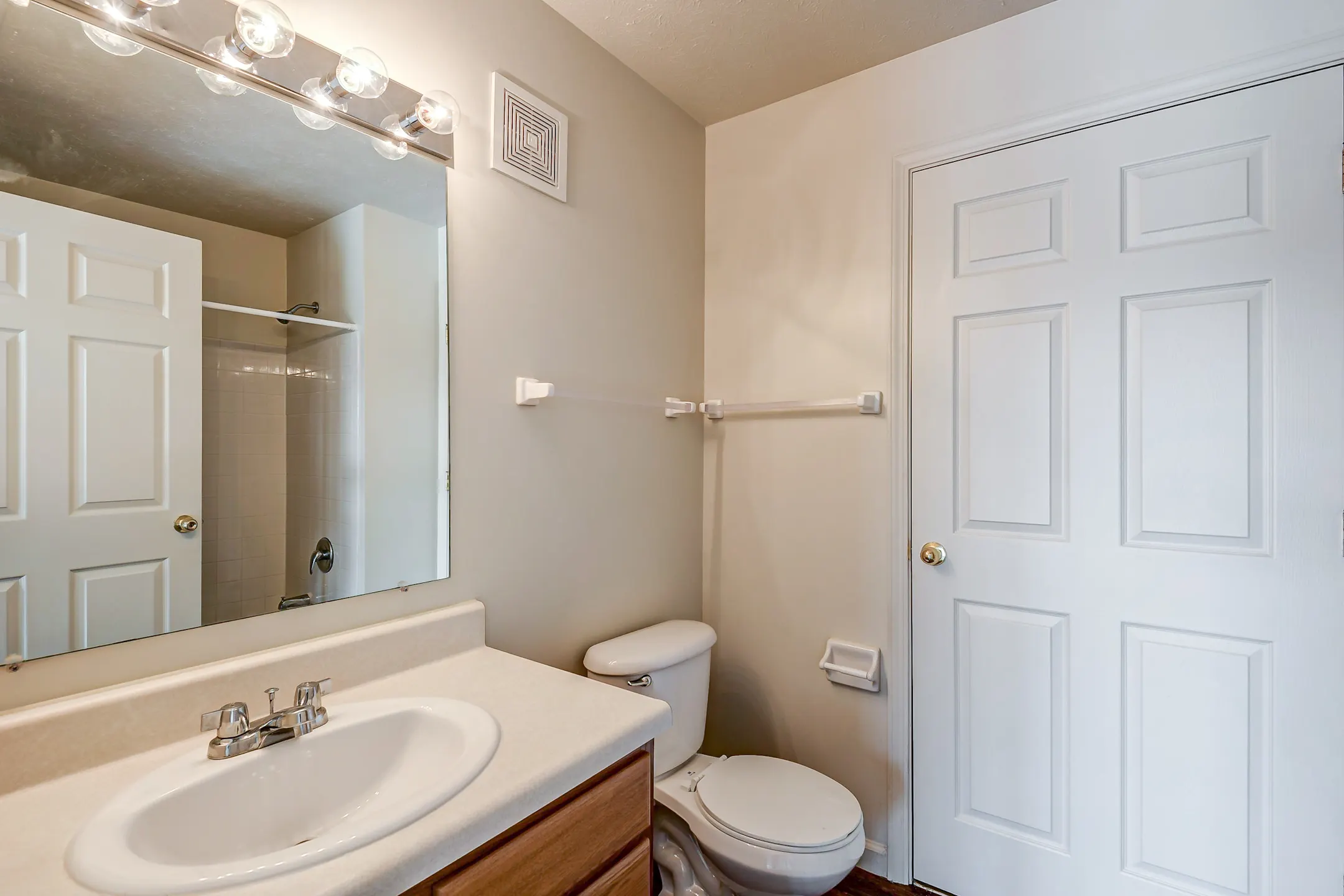 Valley View Apartments 4700 61st Street Dr Moline, IL Apartments