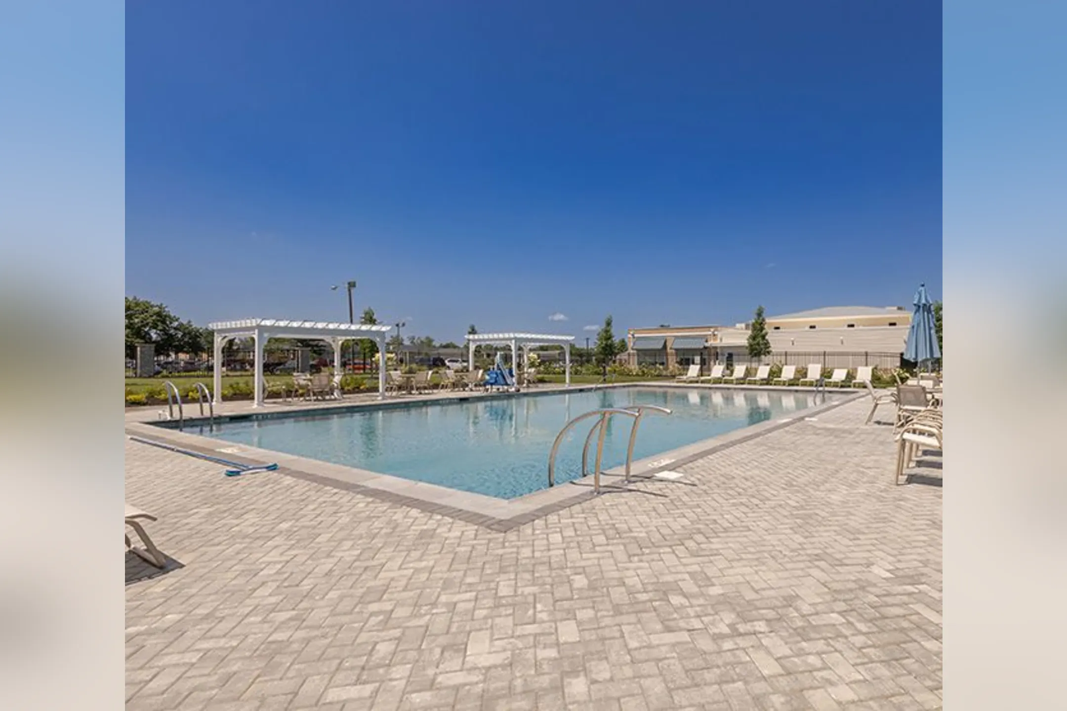 Pool - Fox Meadow Apartments and Townhomes - Maple Shade, NJ