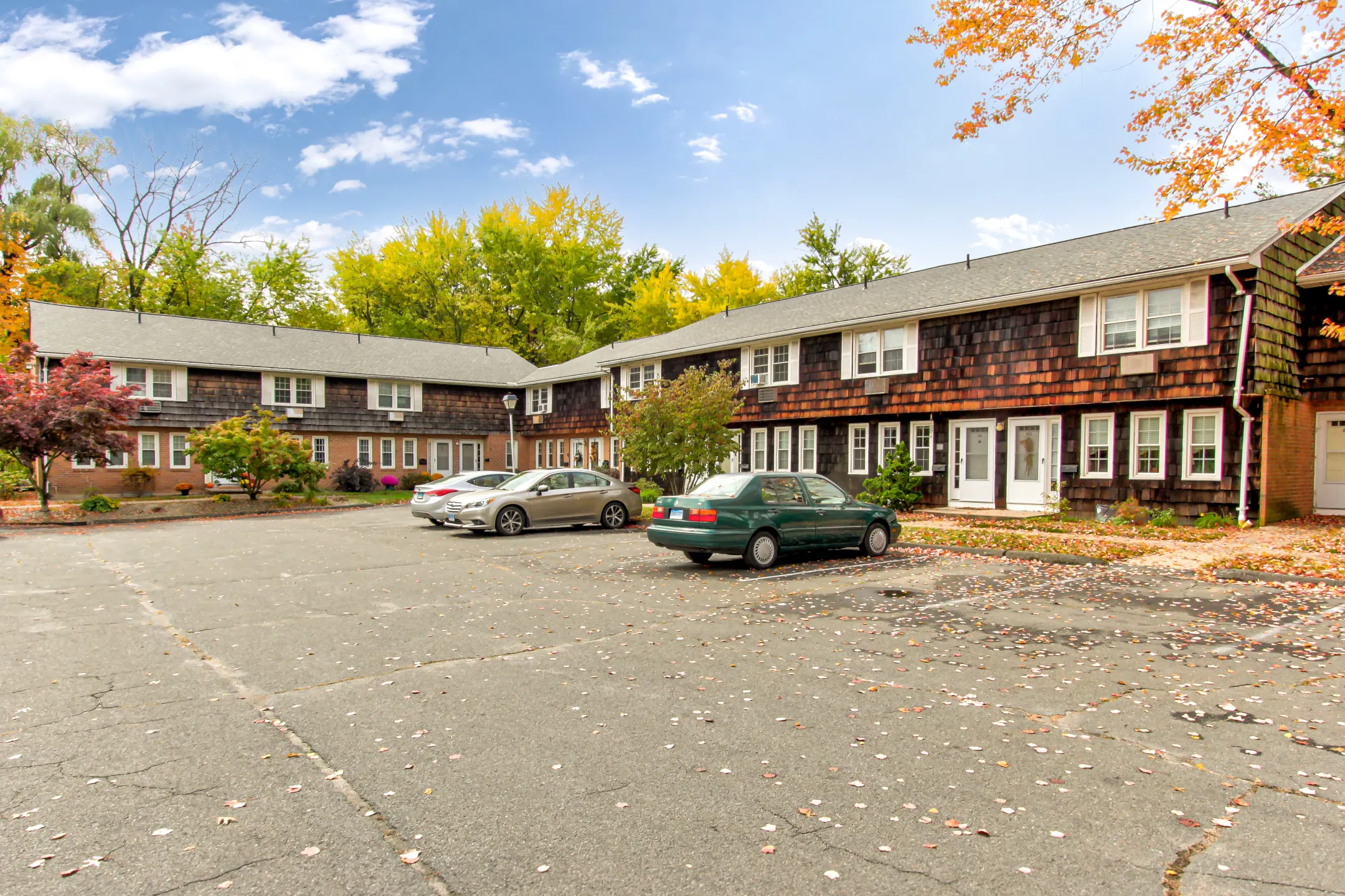 Suffield West Apartments - Suffield, CT