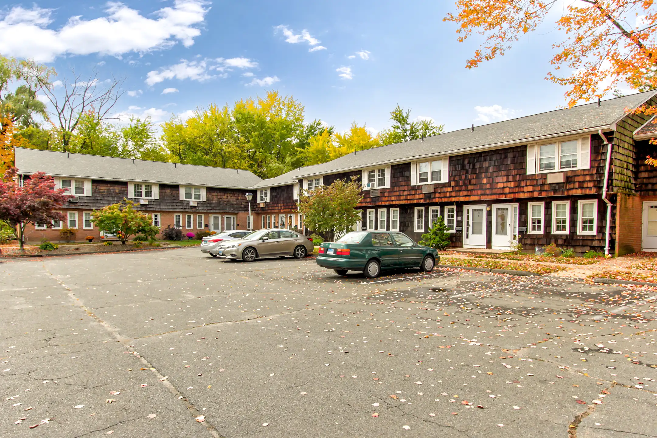 Suffield West Apartments - Suffield, CT 06078