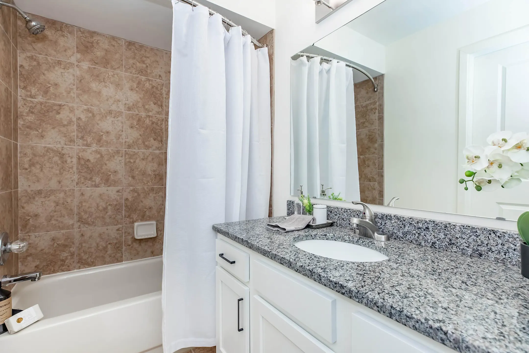 Manors At Knollwood Apartments Clinton Township, MI 48038