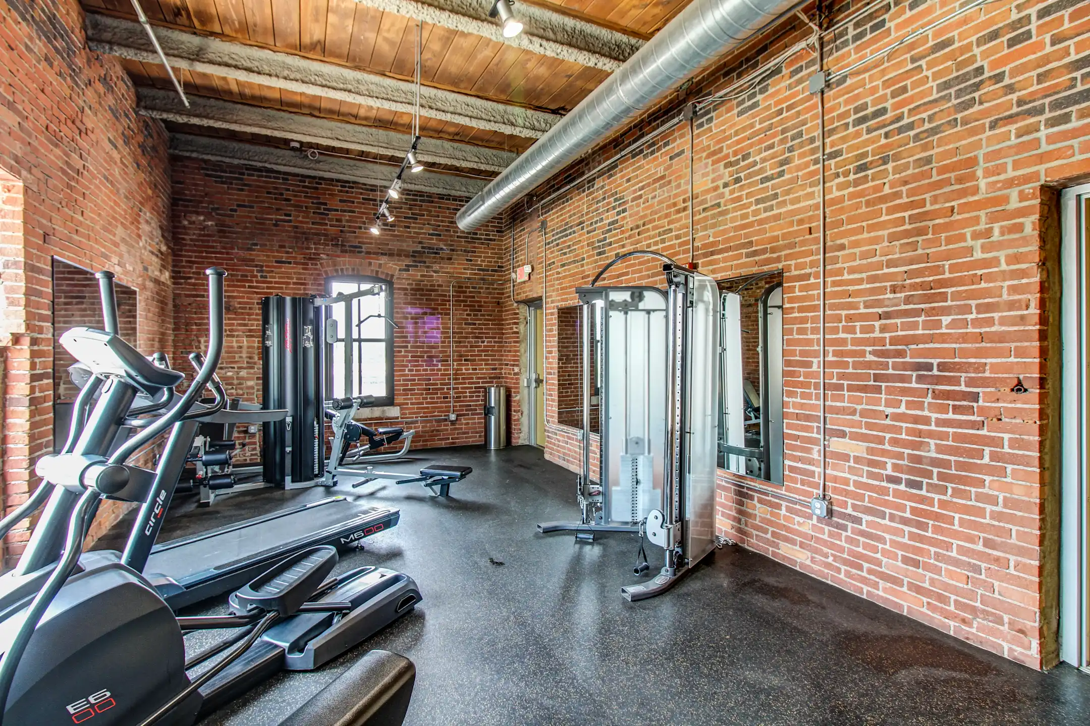 Fitness Weight Room - Windows Lofts - Kansas City, MO