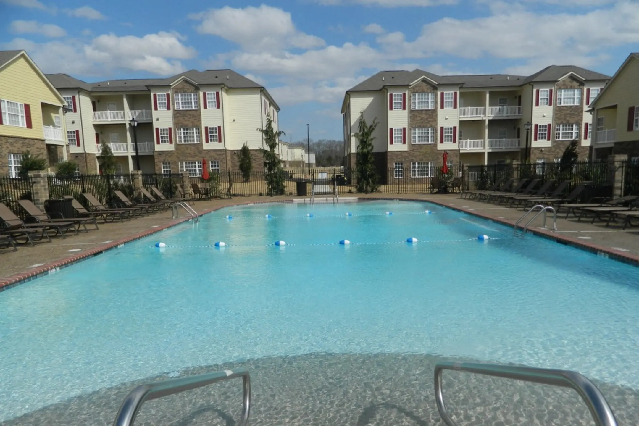 The Charleston Apartments Apartments Cordova, TN 38016