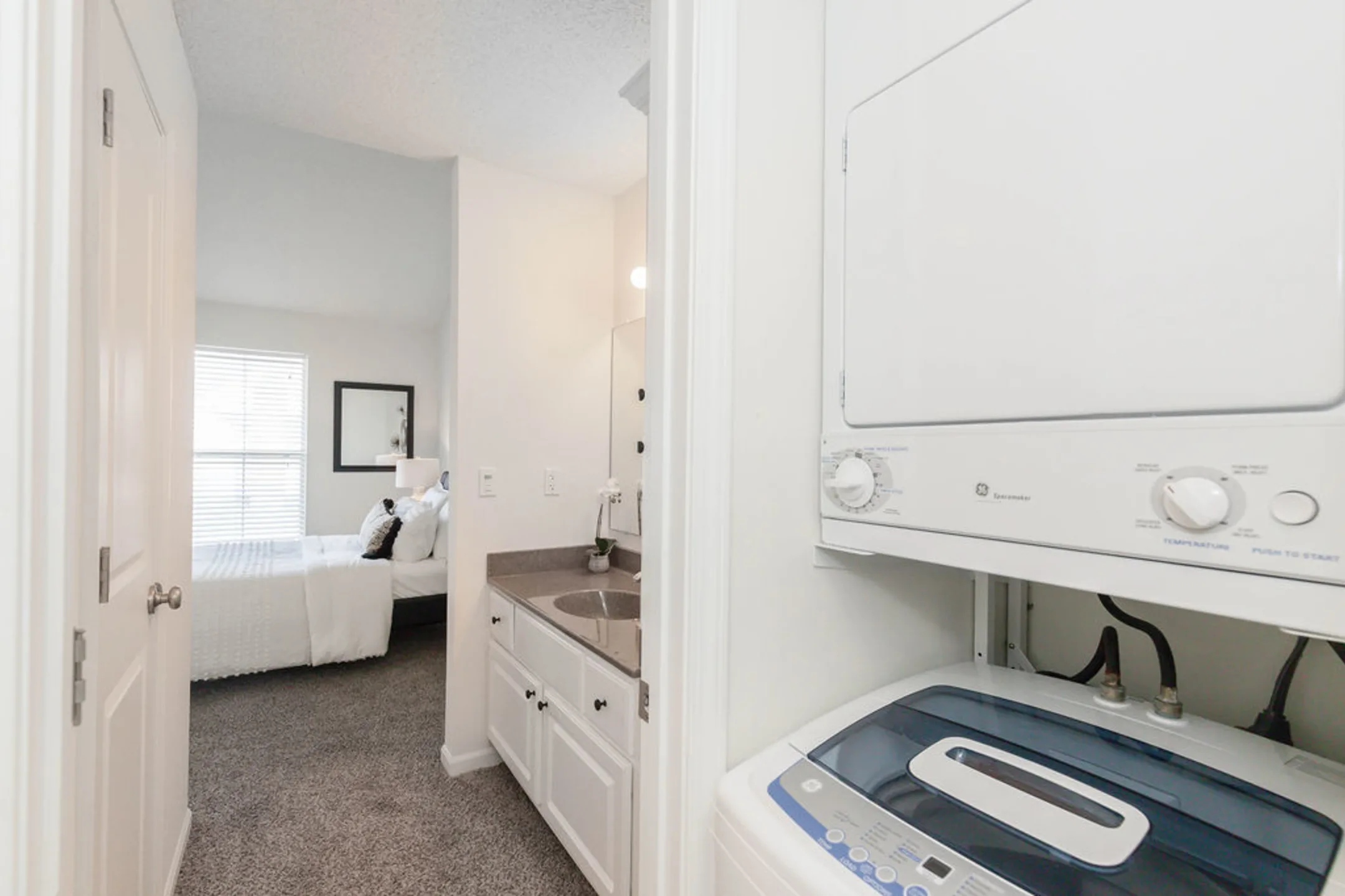 Pinegate West - 6530 Barton Cir | Shawnee, KS Apartments for Rent | Rent.