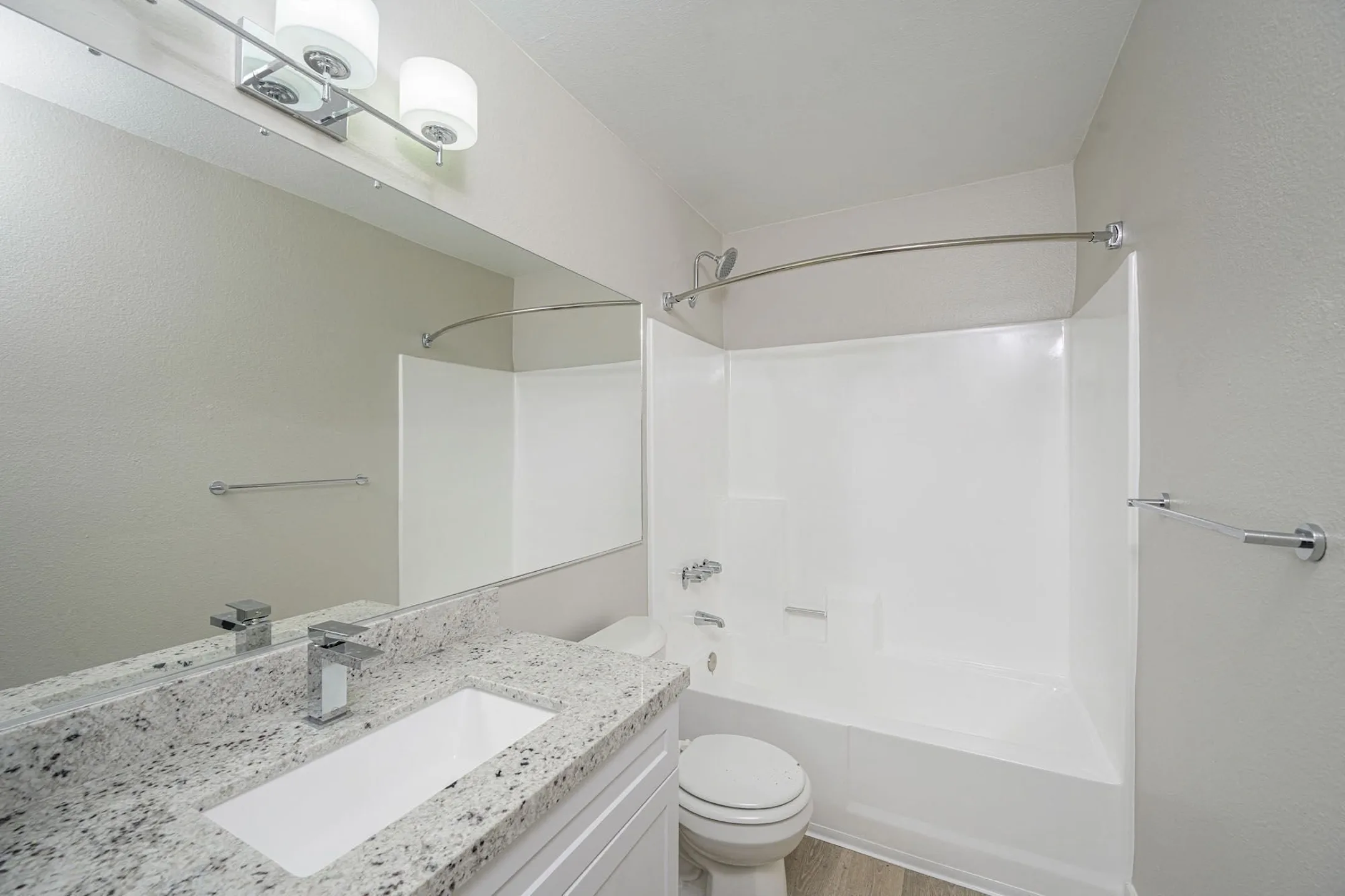 Bathroom - Indie Glendale Collection - Glendale, CA