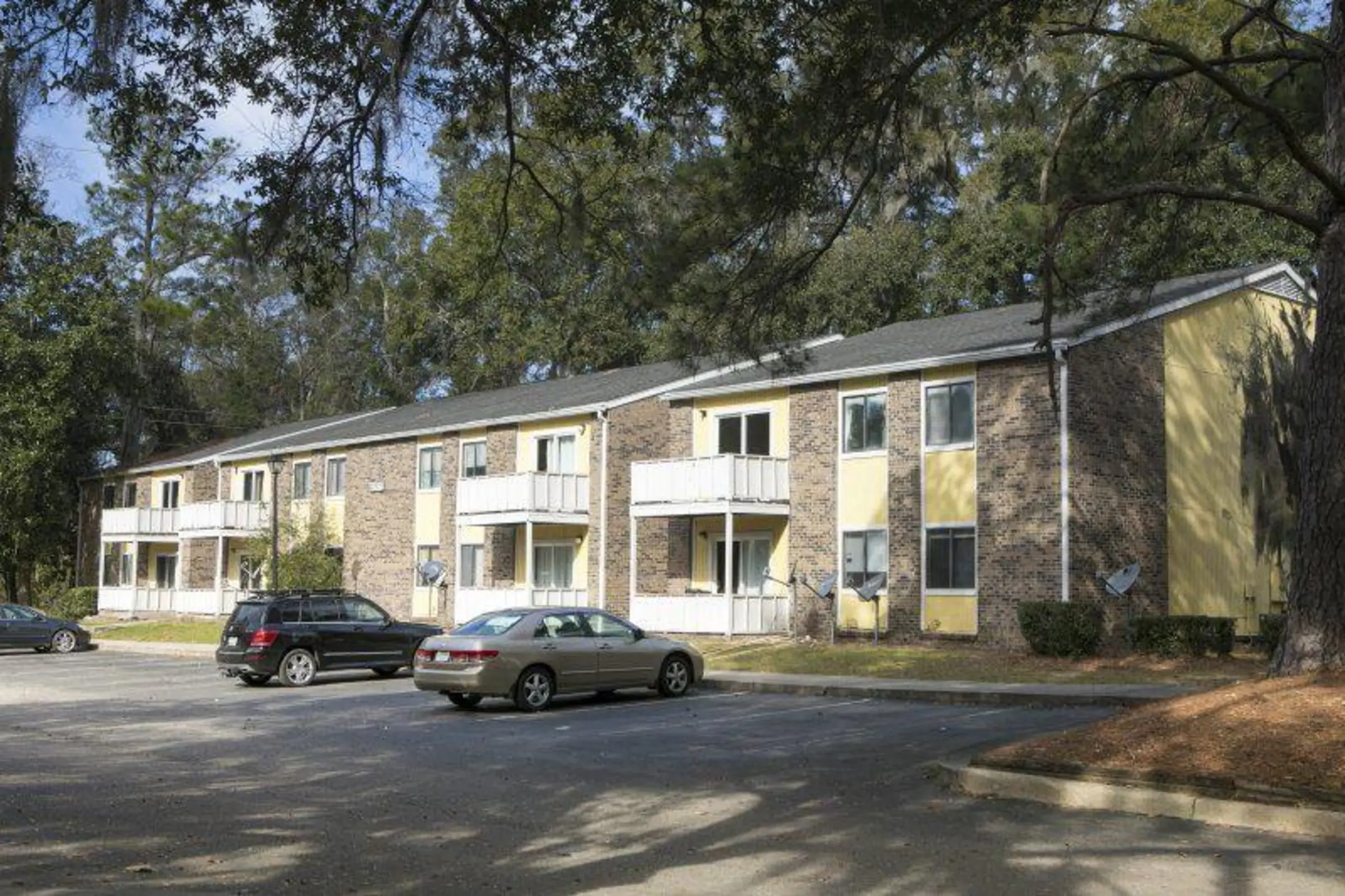 Oak Tree Village 2208 Southside Blvd Port Royal, SC Apartments for Rent Rent.