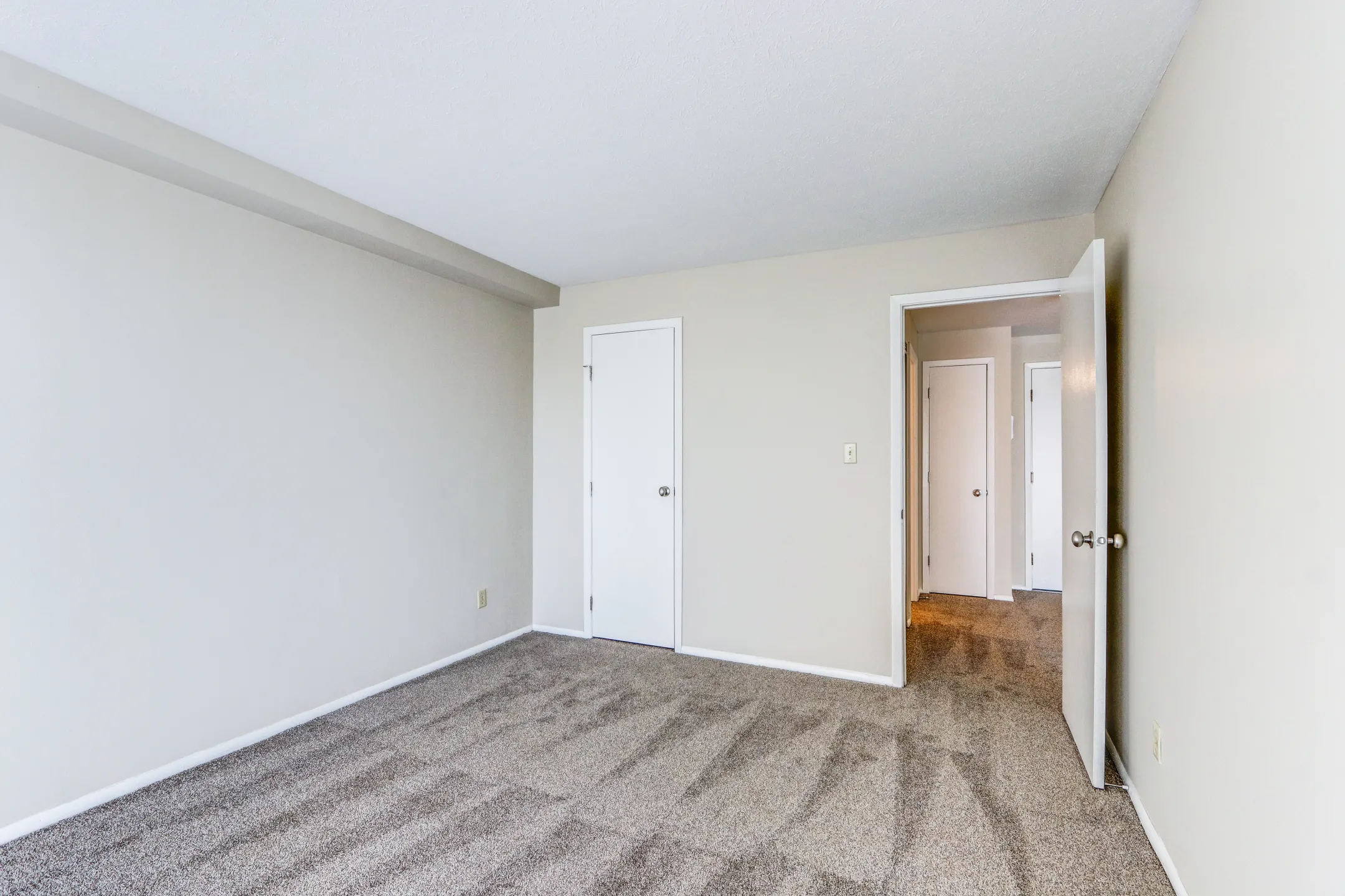 Bedroom - Concord Apartments - Cleveland Heights, OH