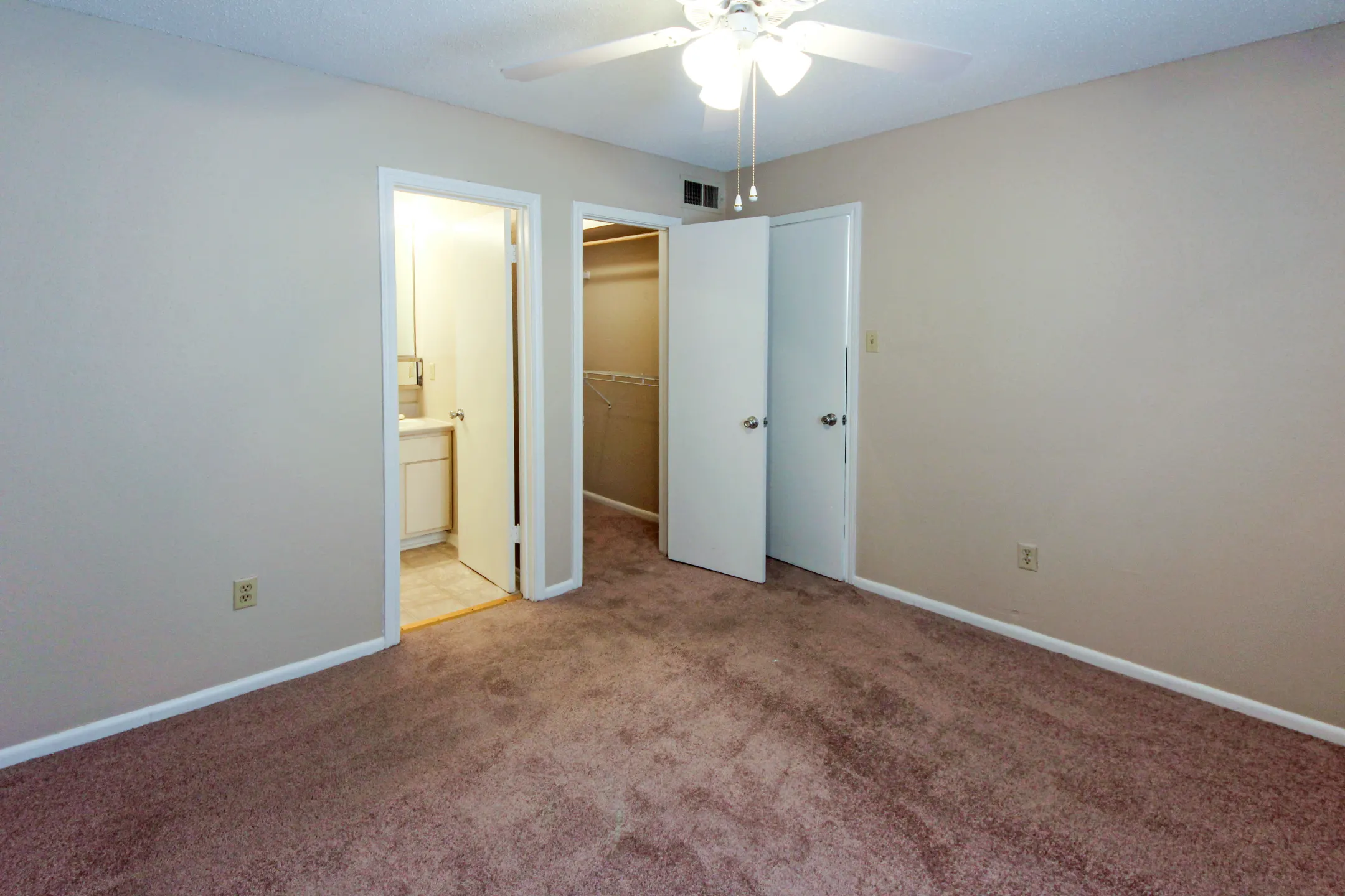 Covington Square Apartment Homes 4828 Zenith St Metairie, LA