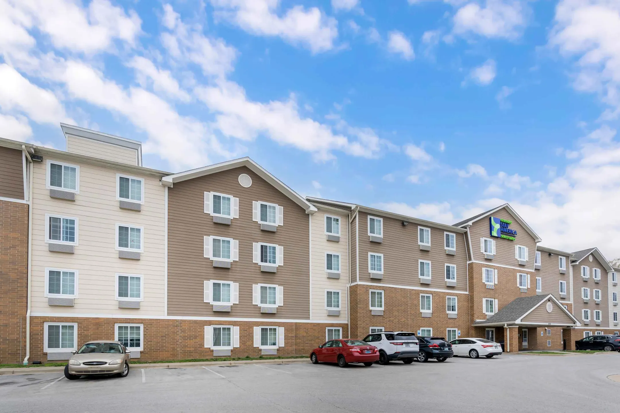 Furnished Studio - Louisville - Airport Apartments - Louisville, KY 40213