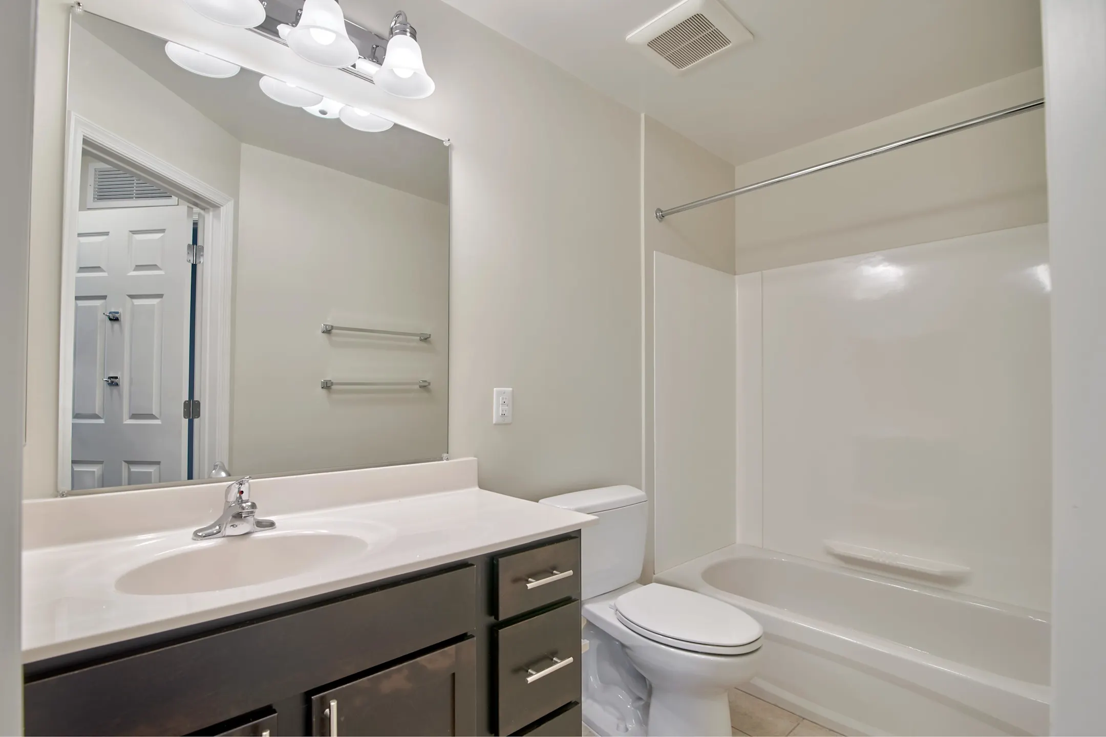 Square at Merritt Mill Apartments Salisbury, MD 21804