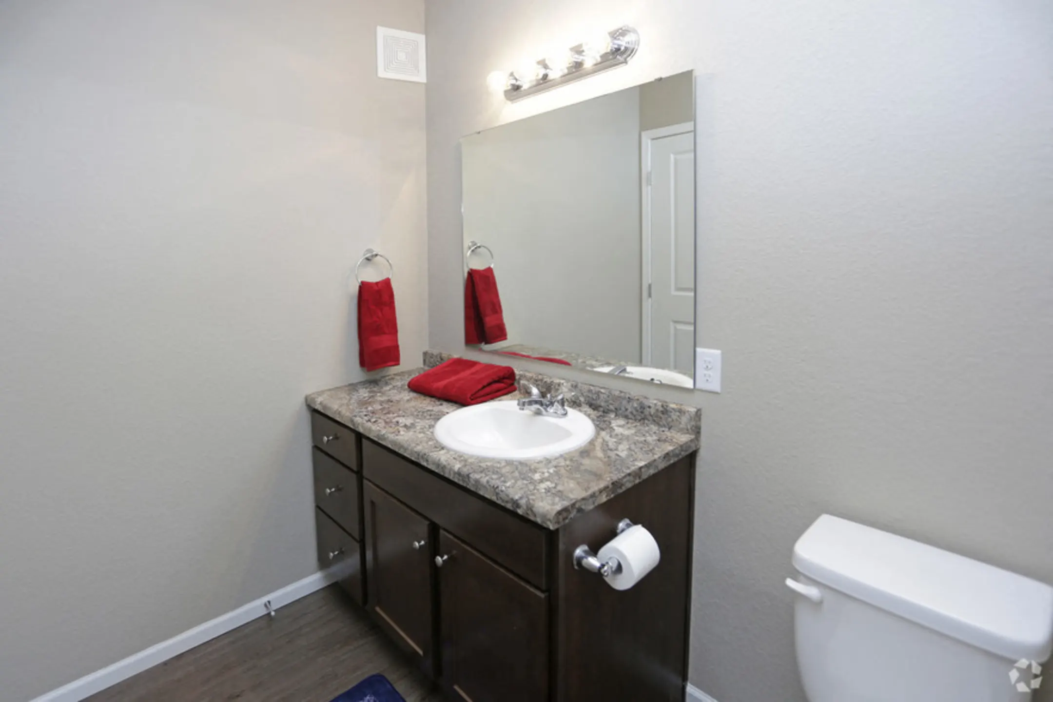 Brookledge Apartments Watford City, ND 58854