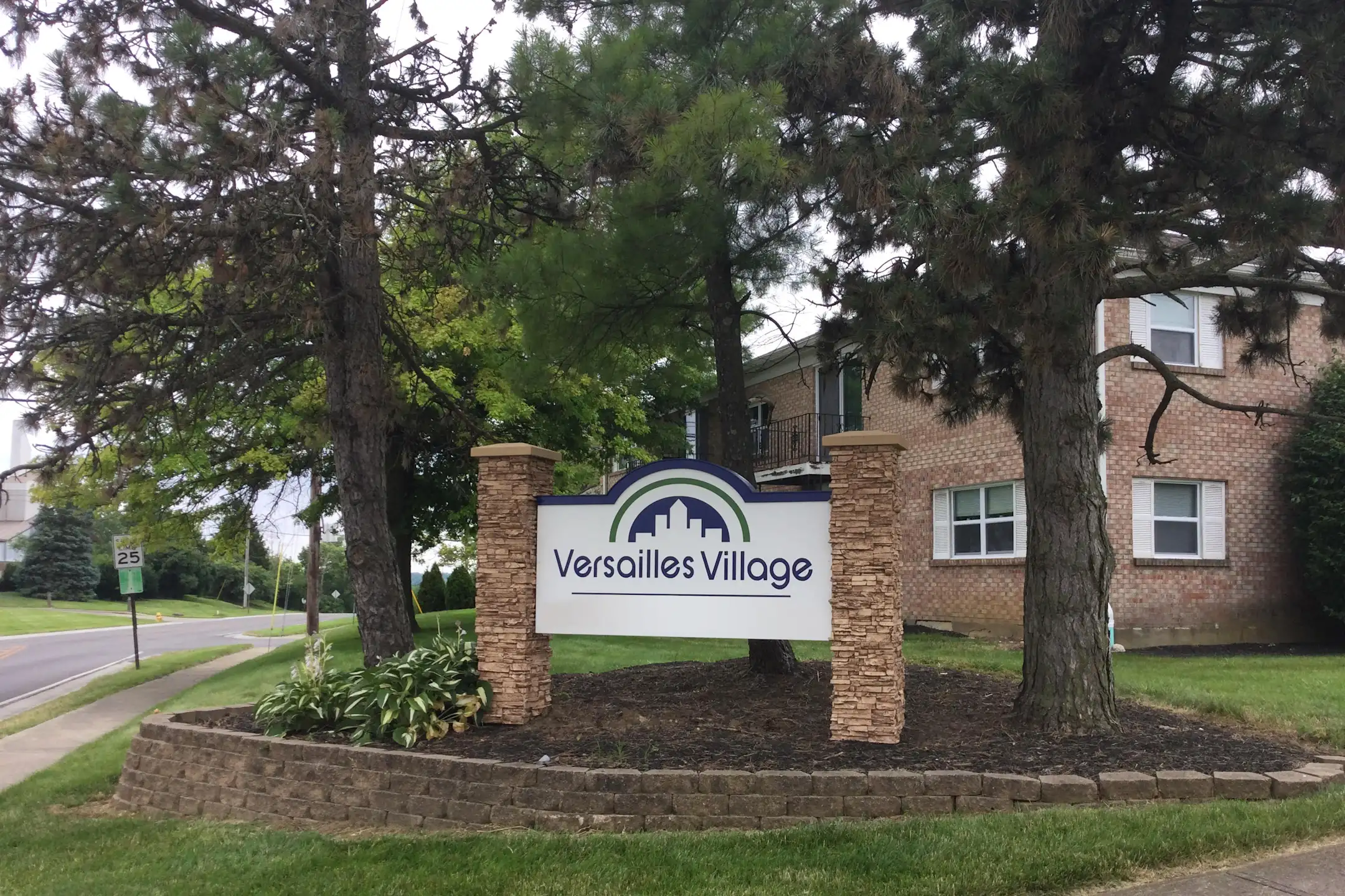 Versailles Village 151 Versailles Cincinnati, OH Apartments for