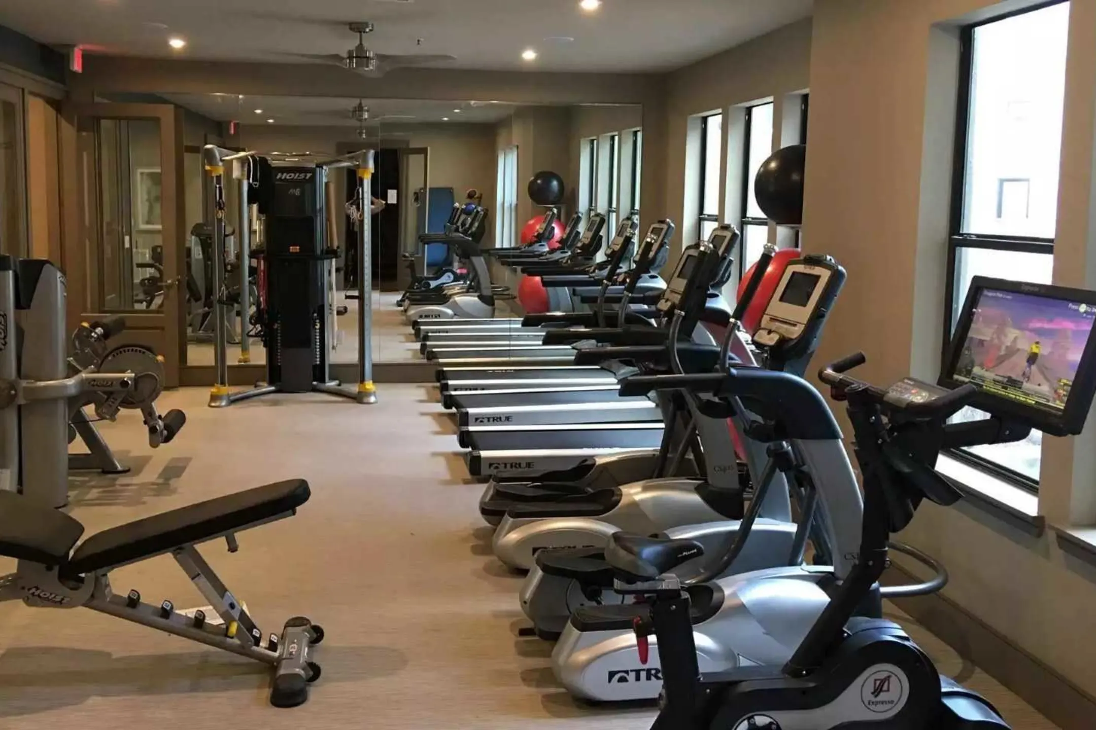 Fitness Weight Room - The Hamilton - Houston, TX