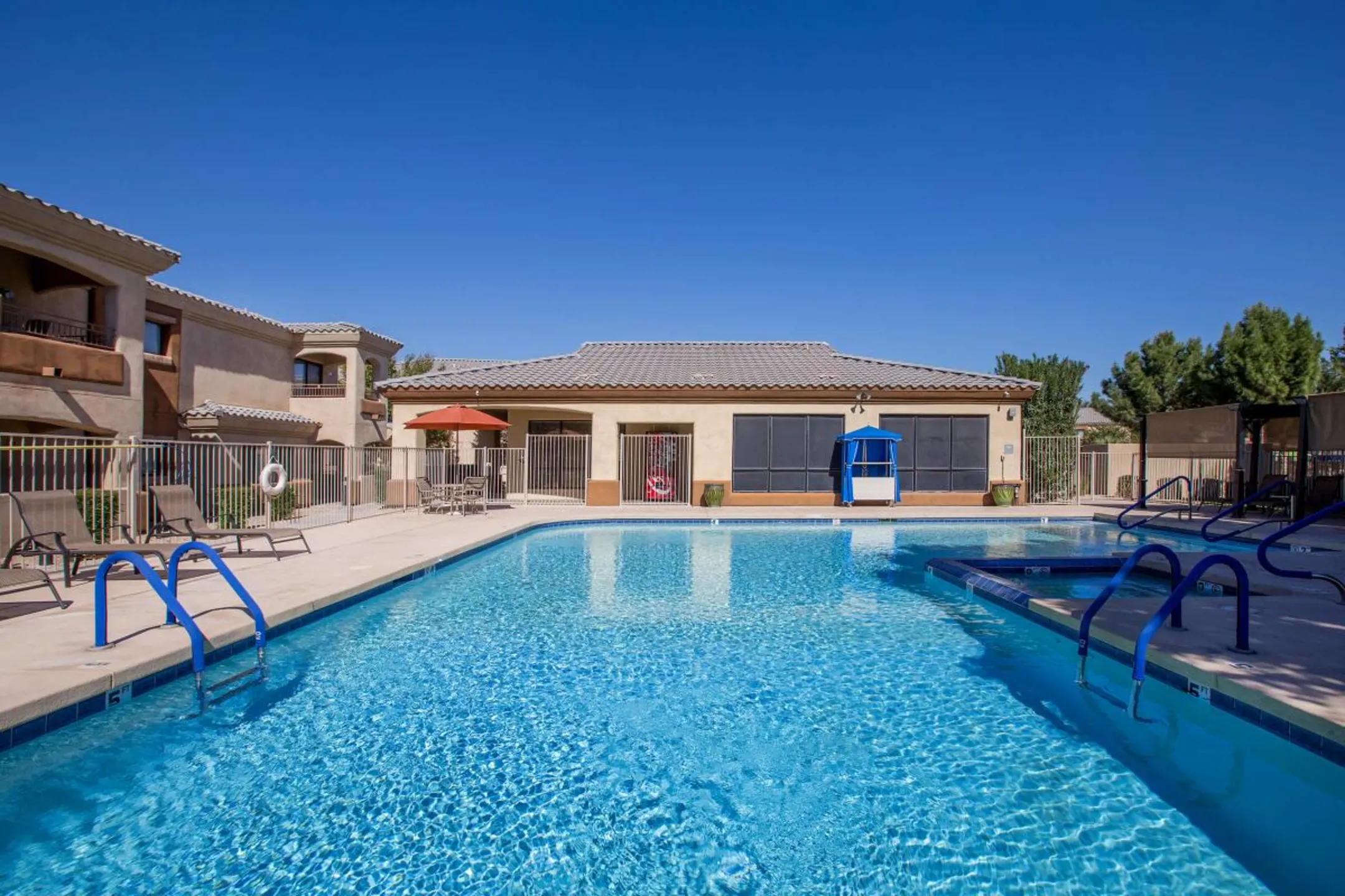Pool - Sereno Townhomes - Glendale, AZ