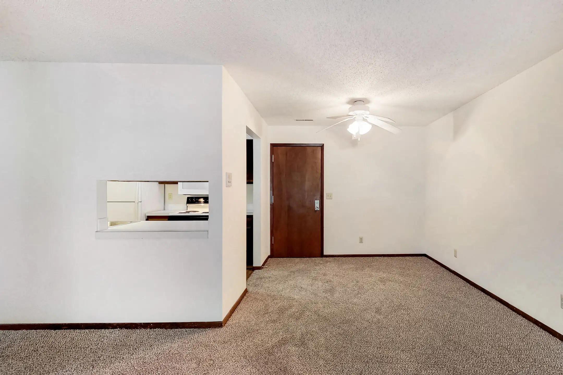 Robin Hill Apartments West Des Moines, IA 50265