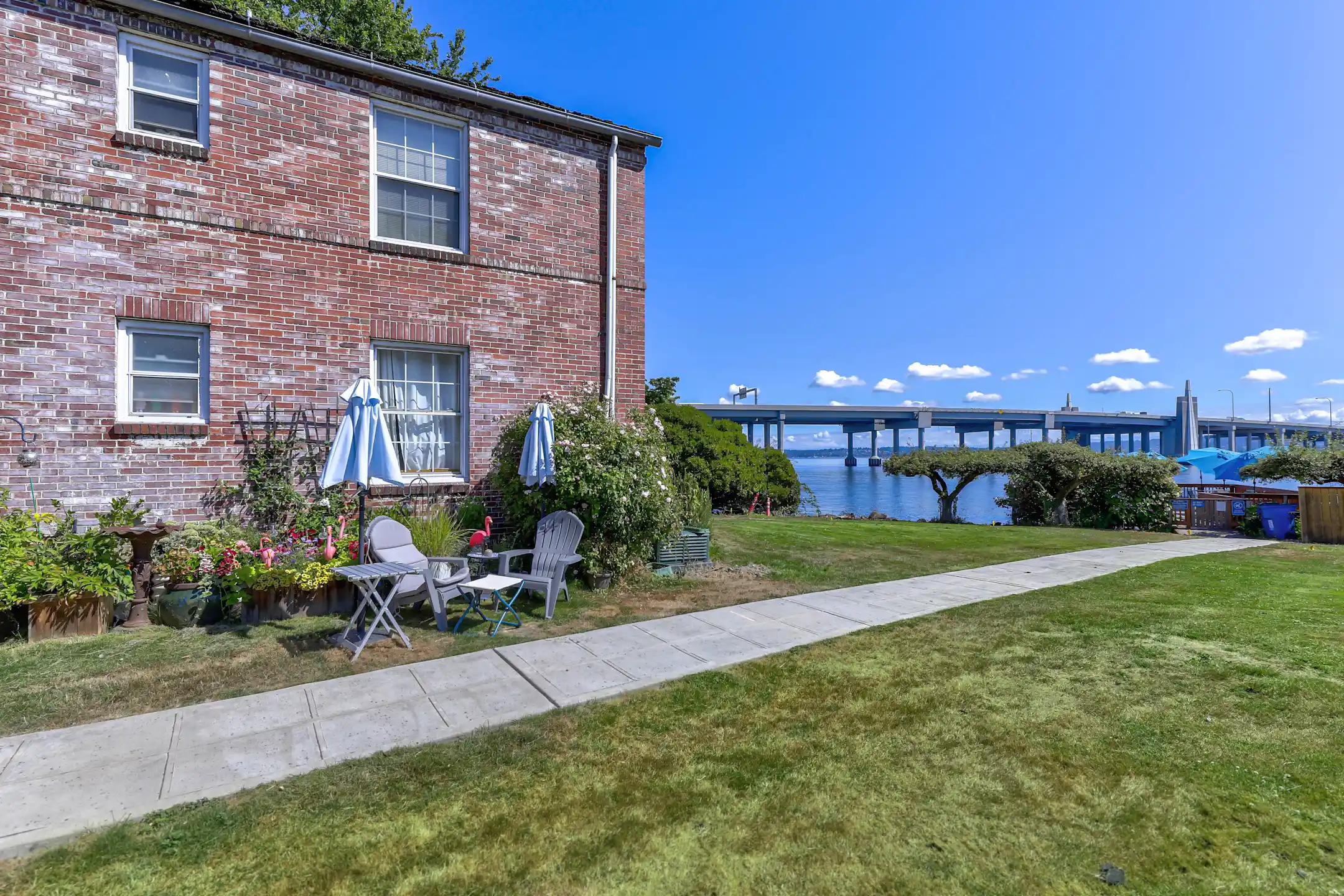 Edgewater Apartments 2411 42nd Ave E Seattle, WA for Rent Rent.