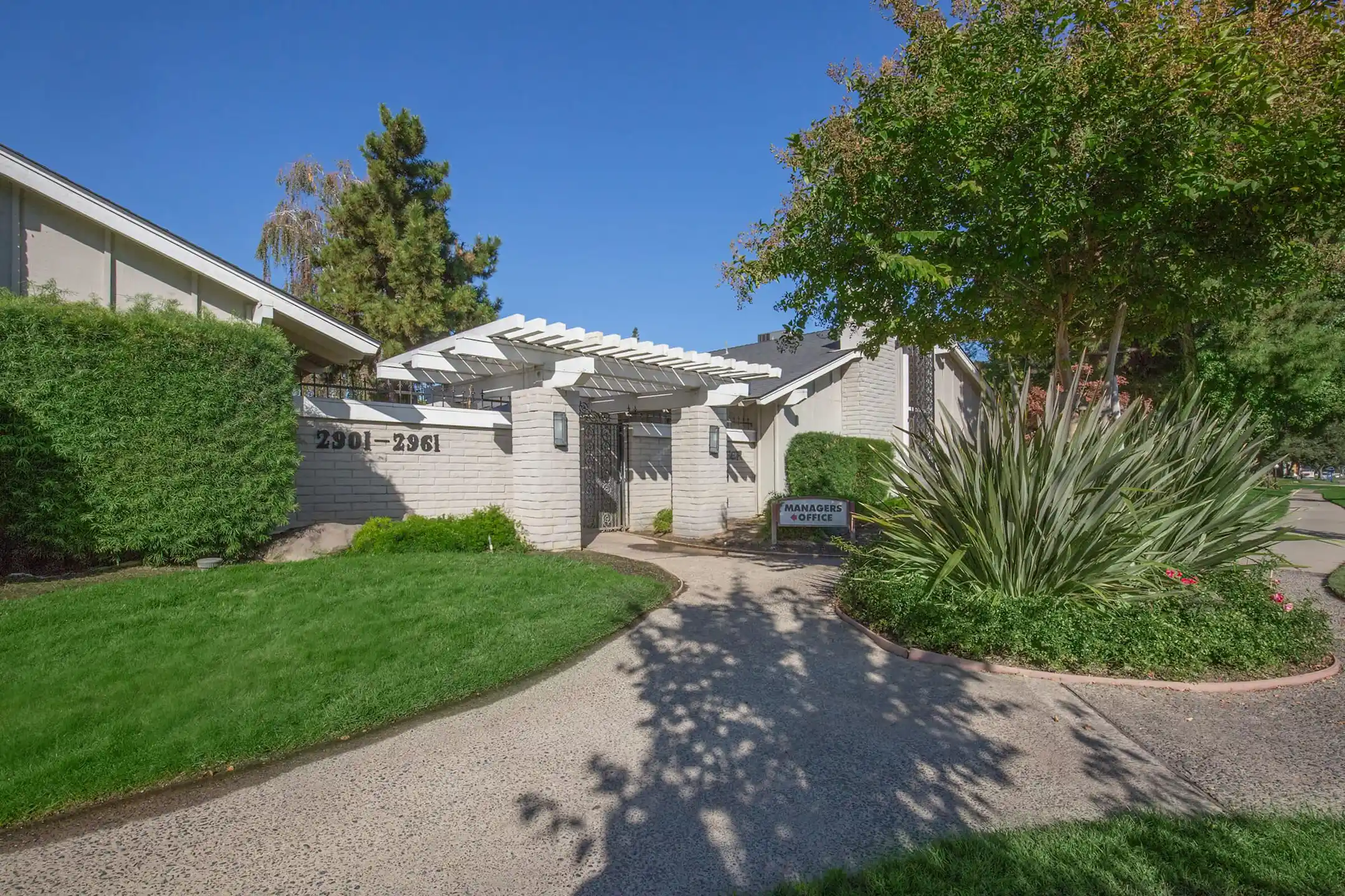 Bear Creek Manor & Terrace Apartments 2929 M St Merced, CA