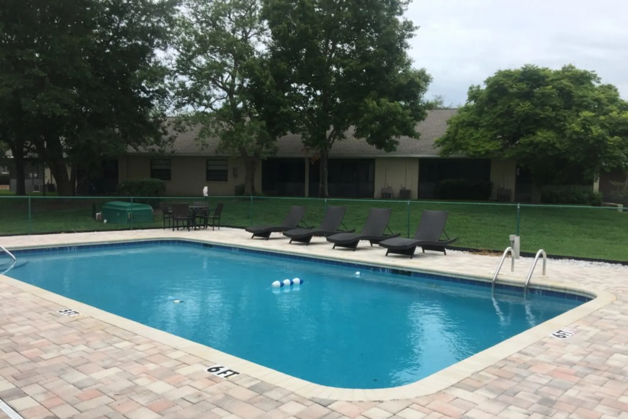 Forest Oaks Villas 8125 Forest Villas Cir Spring Hill, FL