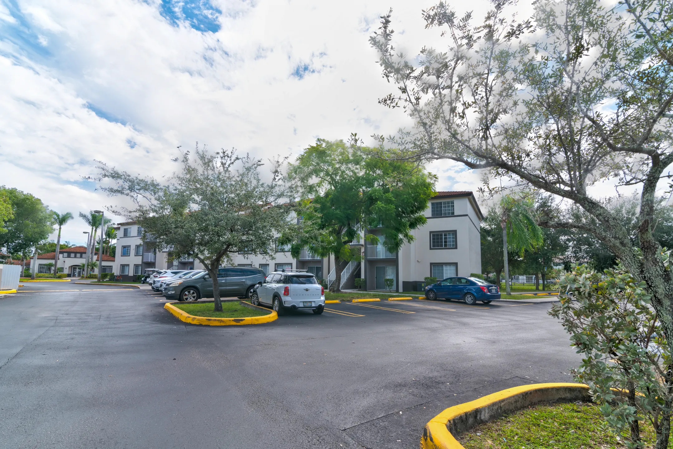 Country Club Villas Hialeah