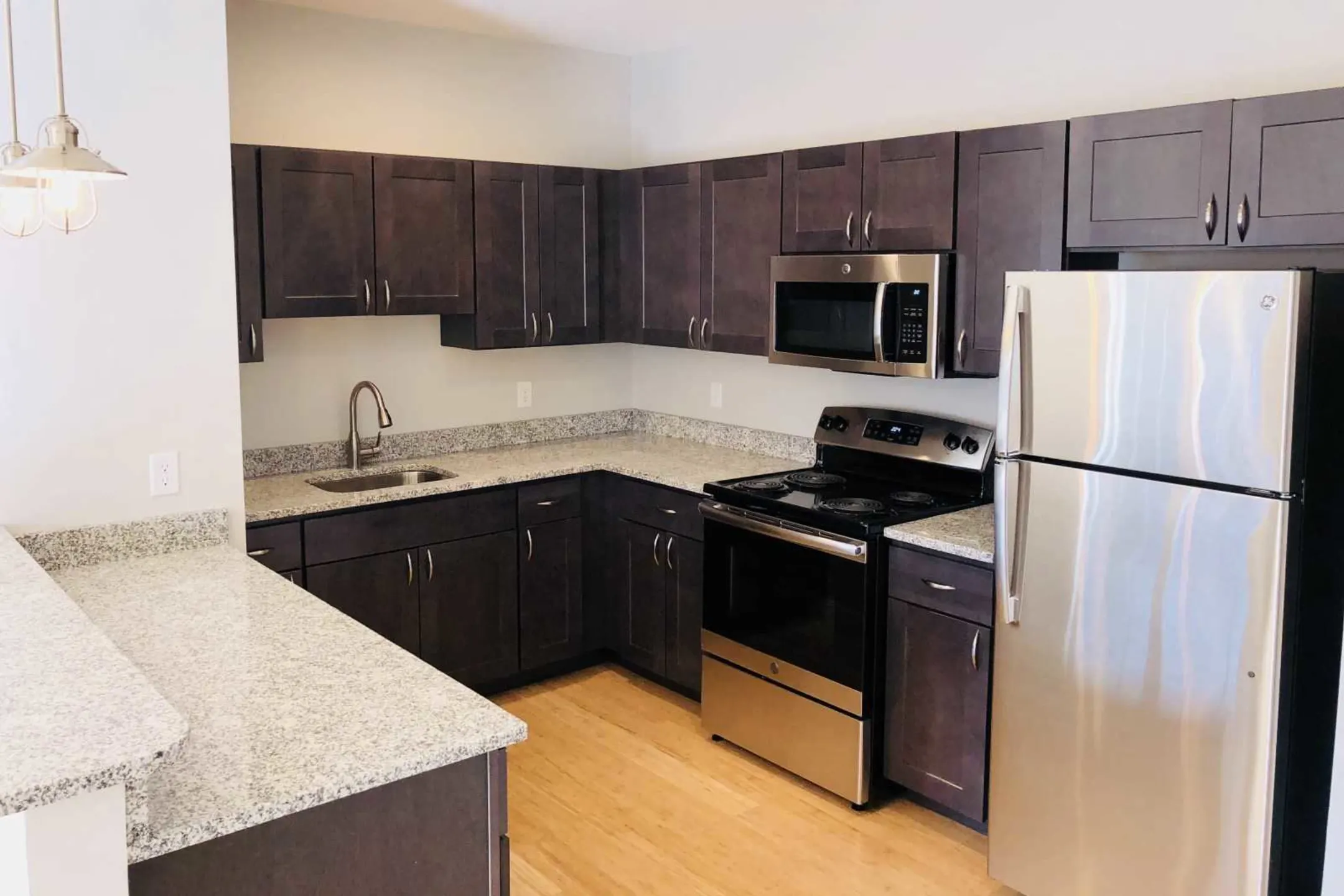 Kitchen - Long Meadow Landings - Groton, CT