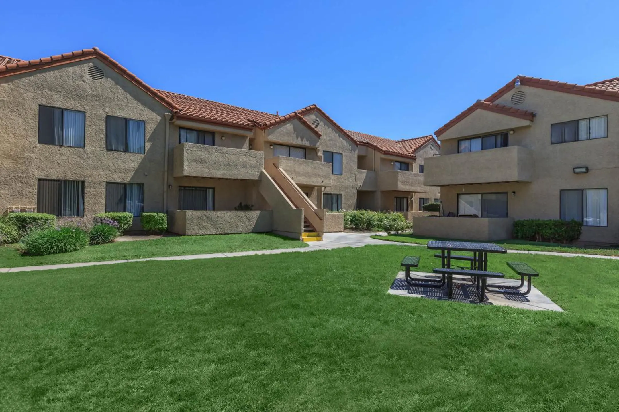 The Village 23700 Valle Del Oro Newhall, CA Apartments for Rent Rent.