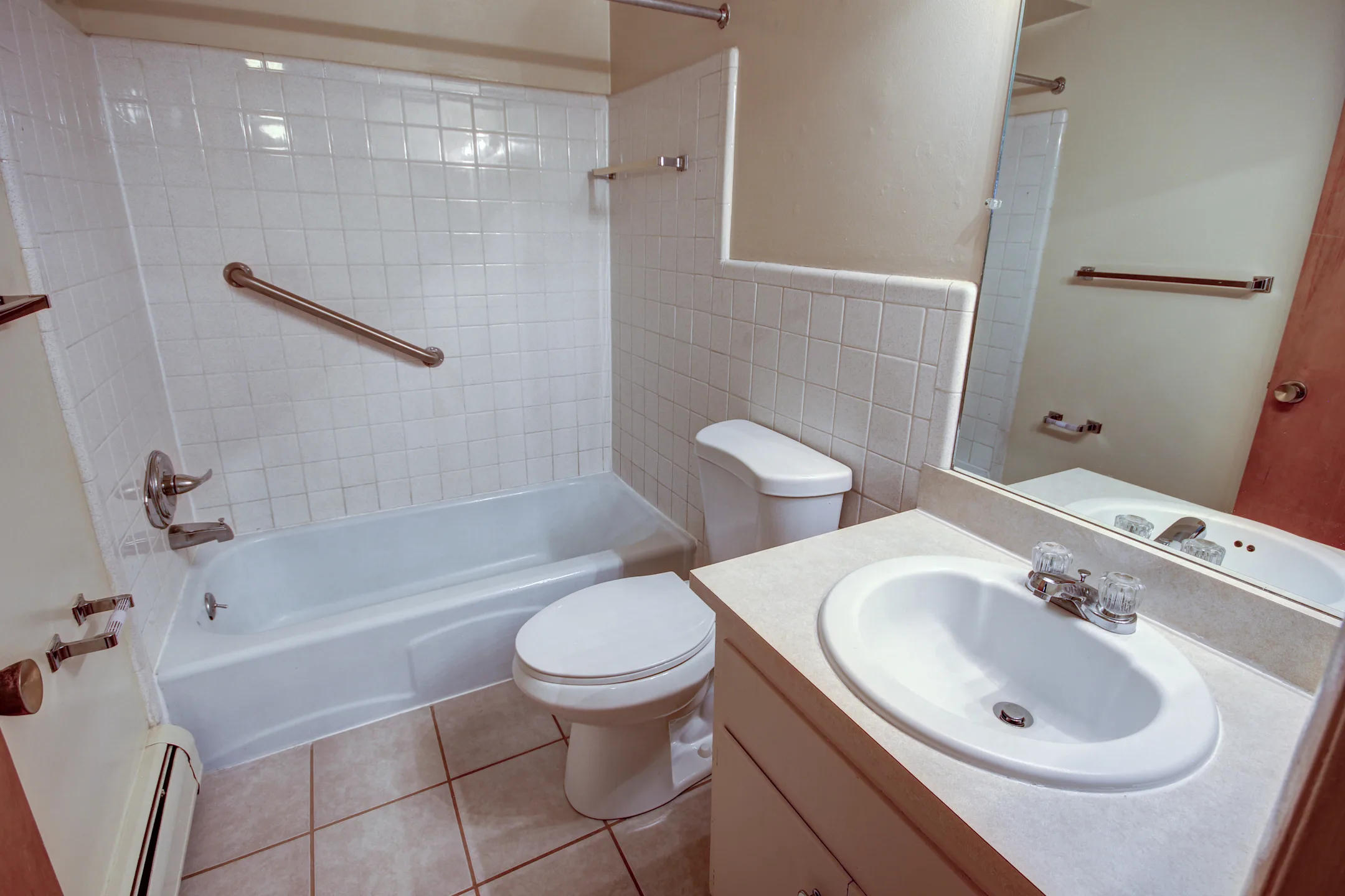 Fairfield Arms Apartments 14950 Fairfield St Livonia, MI Apartments