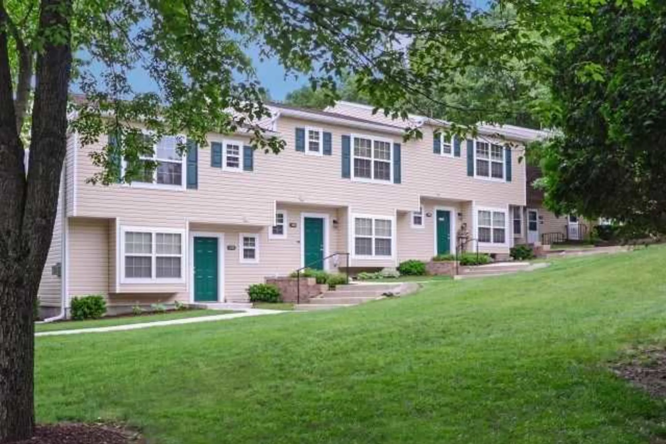 Parktowne Townhomes 370 Greentree Dr East Stroudsburg, PA Townhomes