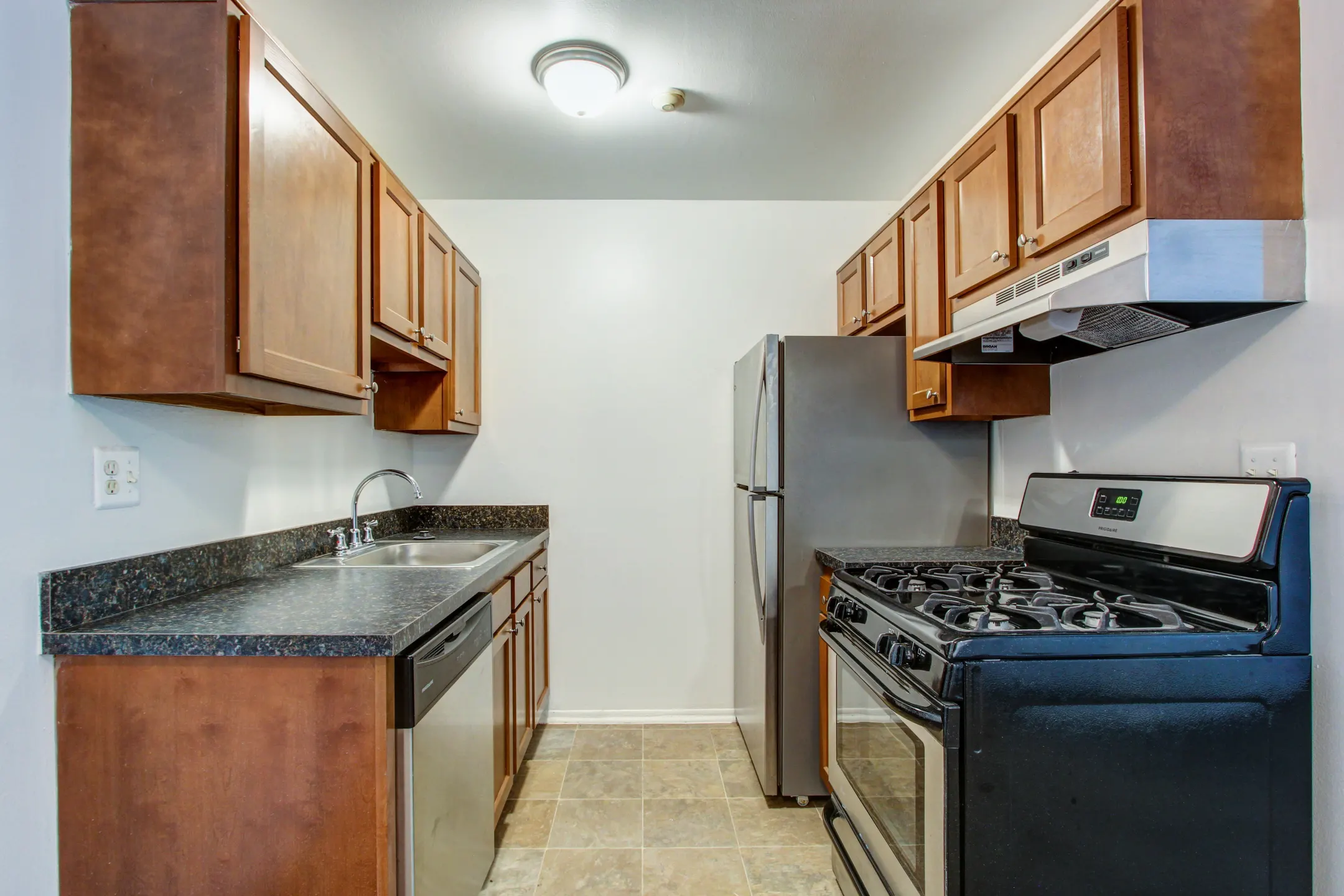 Meadowood Townhomes 41140 Canton Ct Canton, MI Apartments for Rent