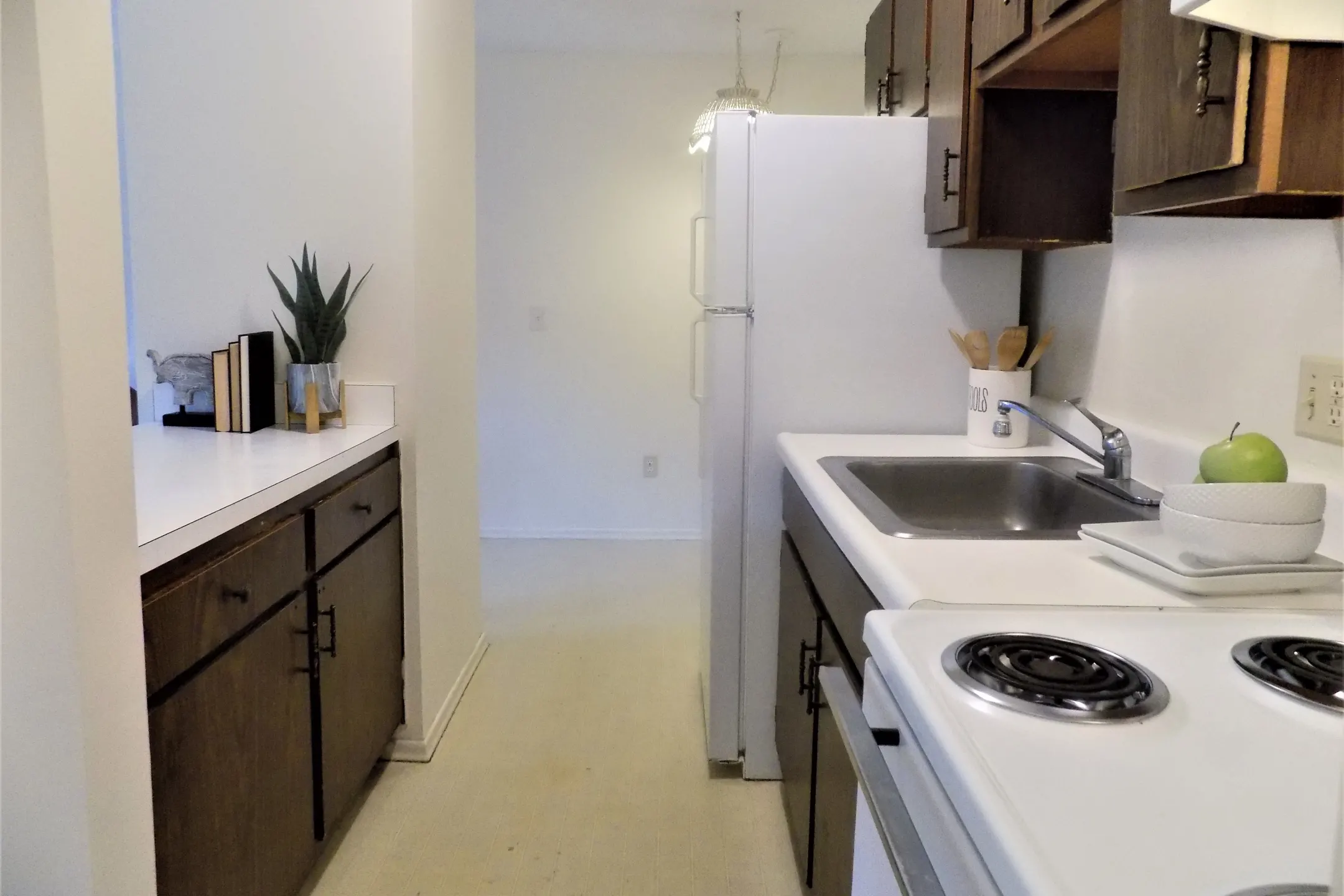 Kitchen - Royal Apartments - Le Roy, NY