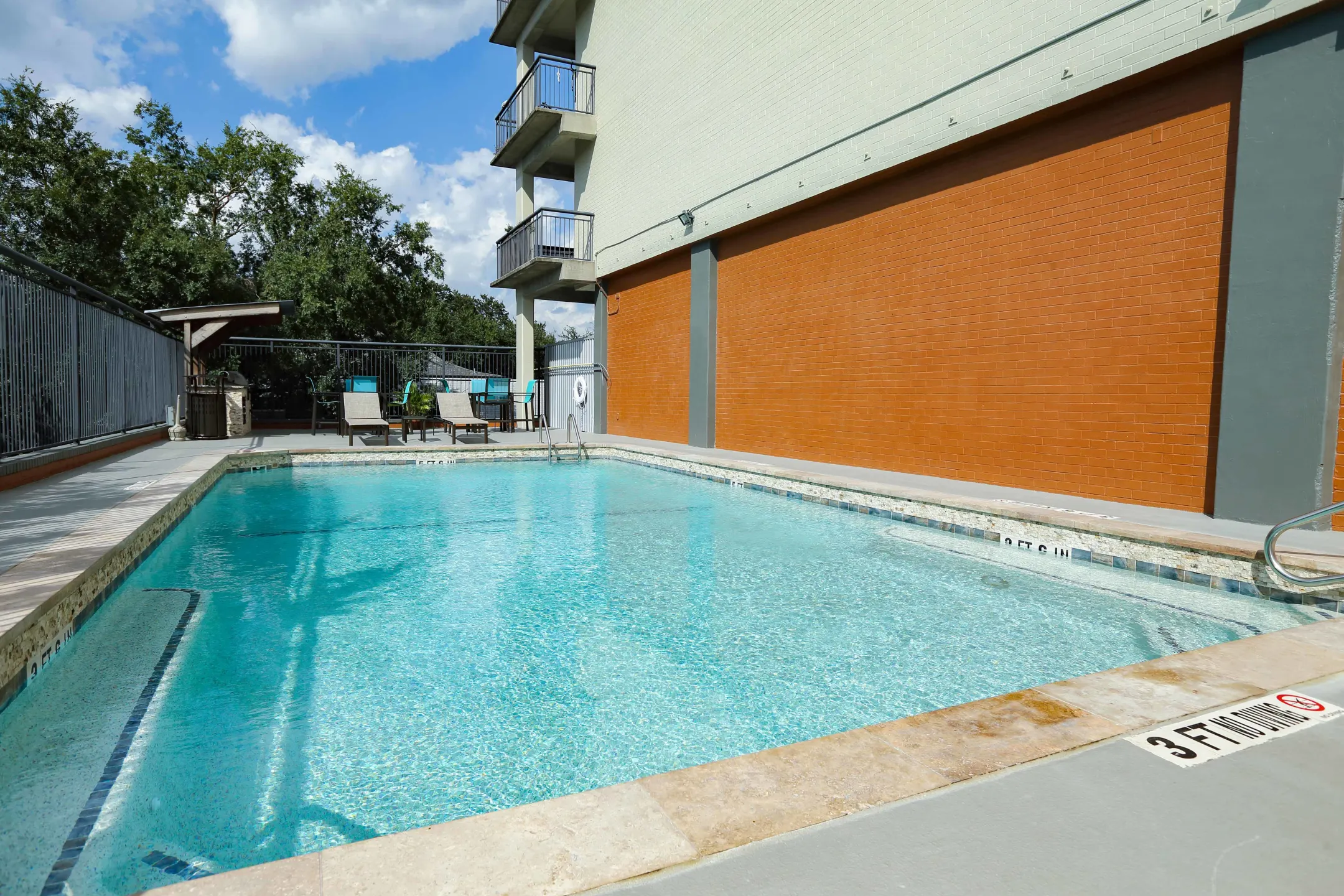Pool - 230 West Alabama Apartments - Houston, TX