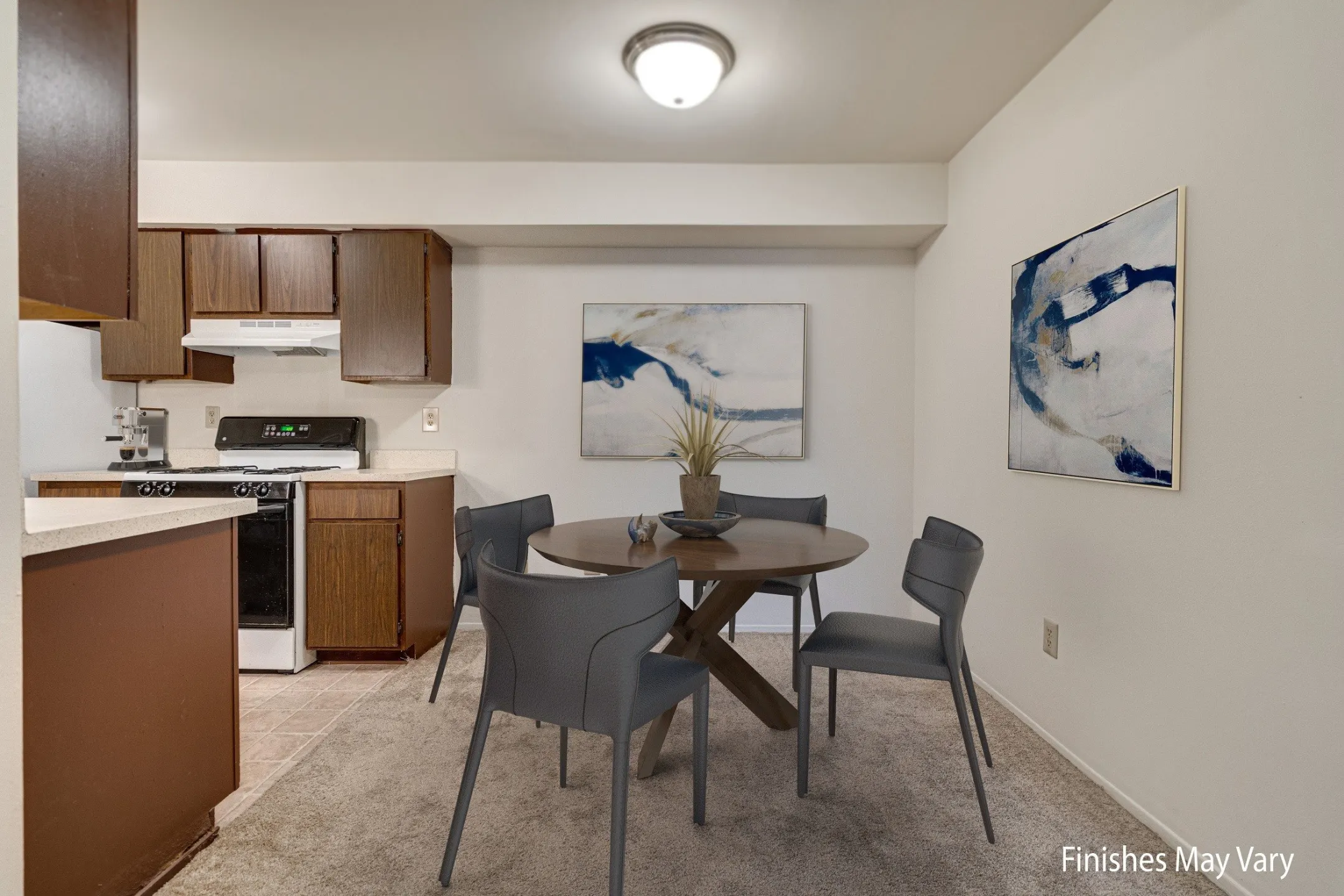 Dining Room - Fox Pointe Apartments - East Moline, IL