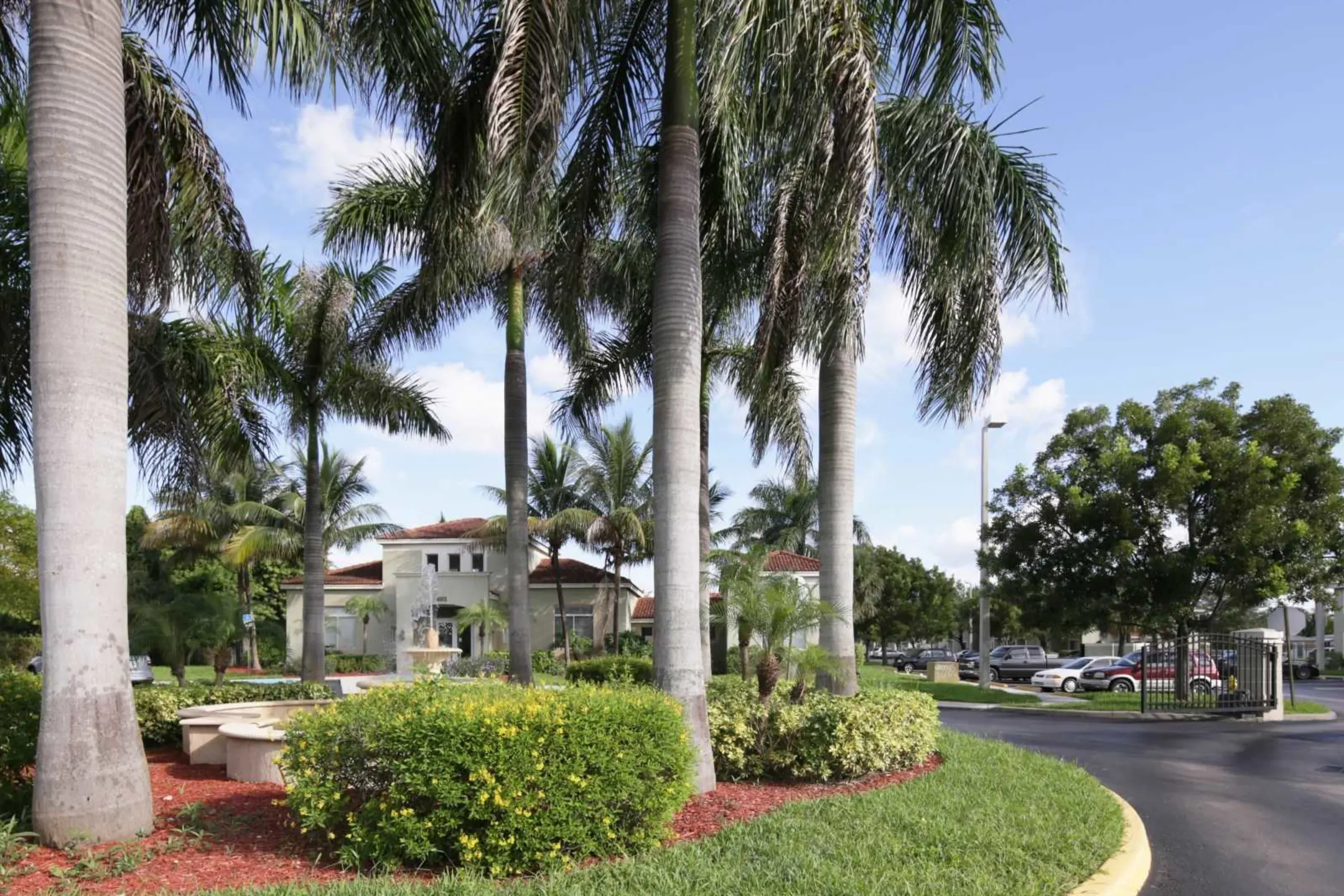 Landscaping - Pembroke Villas - Hollywood, FL