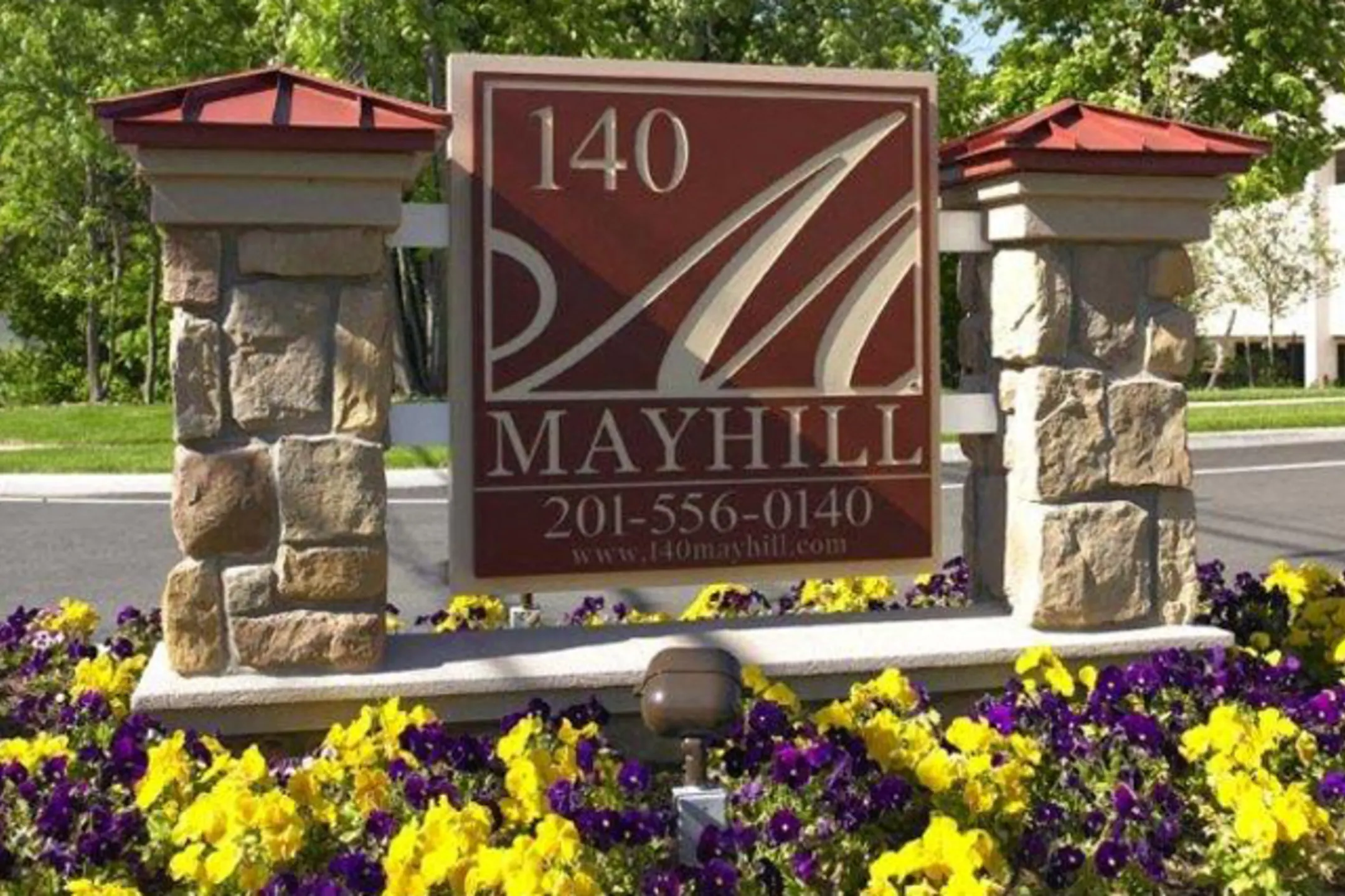 140 Mayhill - Saddle Brook, NJ