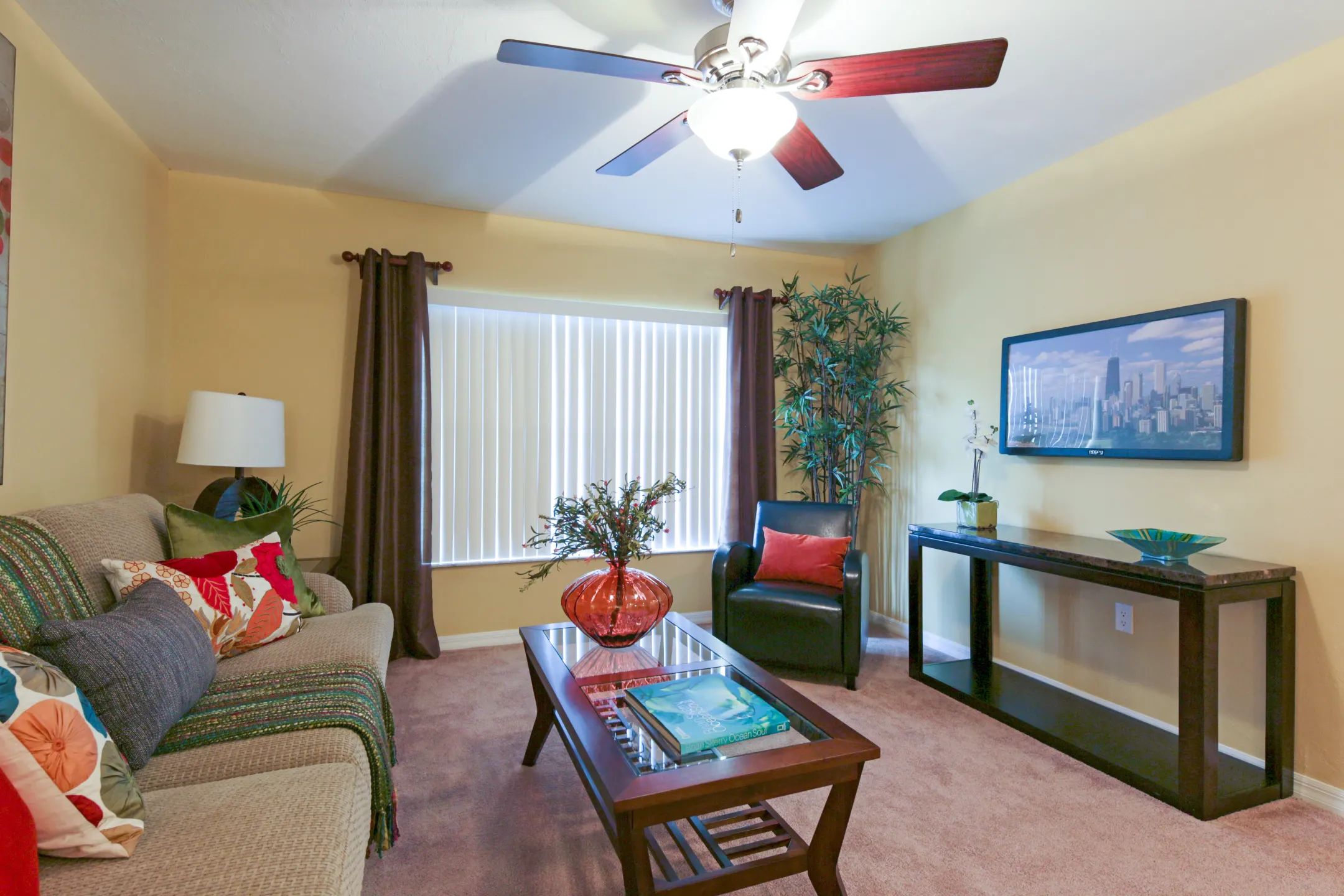 Living Room - Lago del Sol - Fort Myers, FL