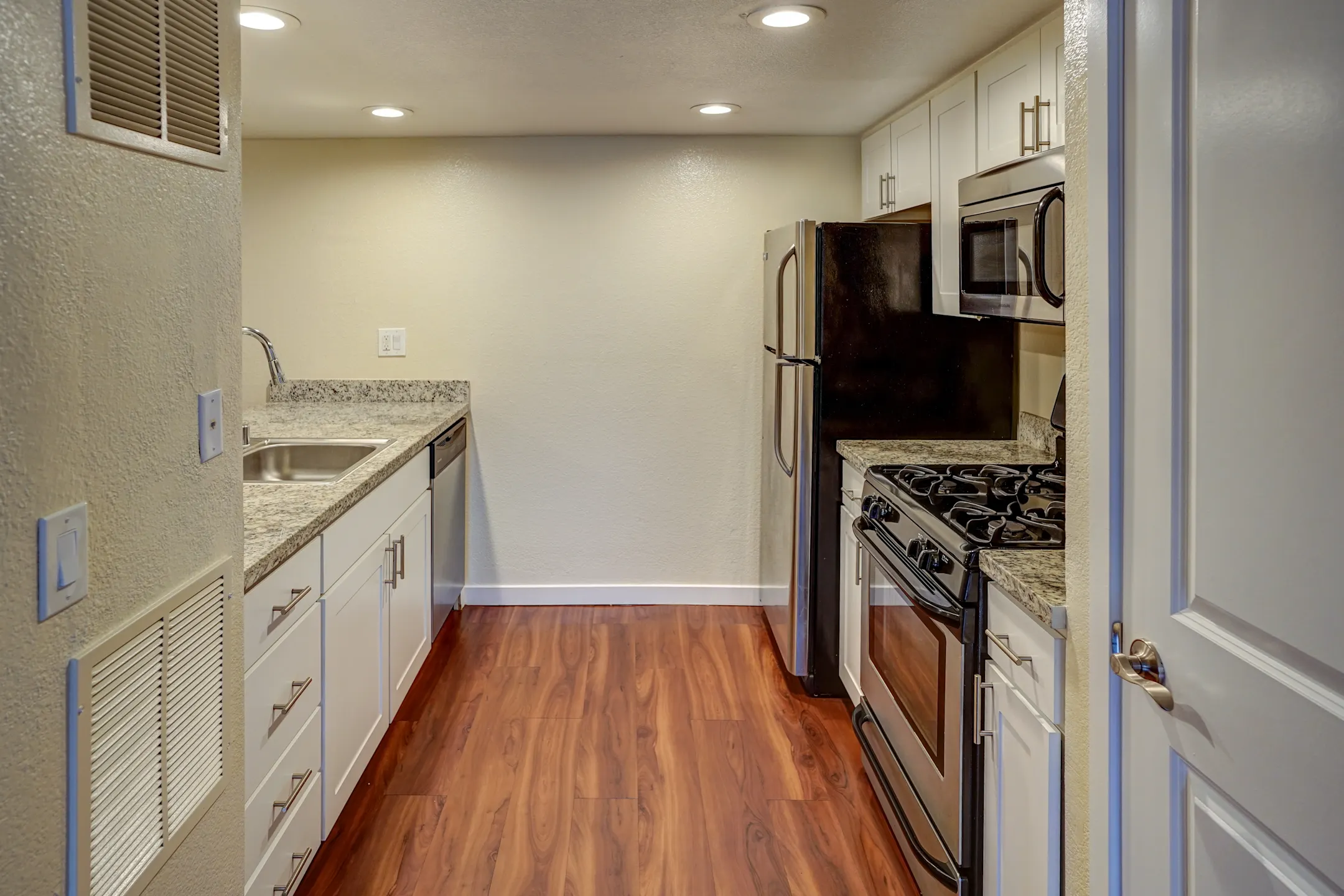 Rocklin Manor Apartments Rocklin, CA 95677