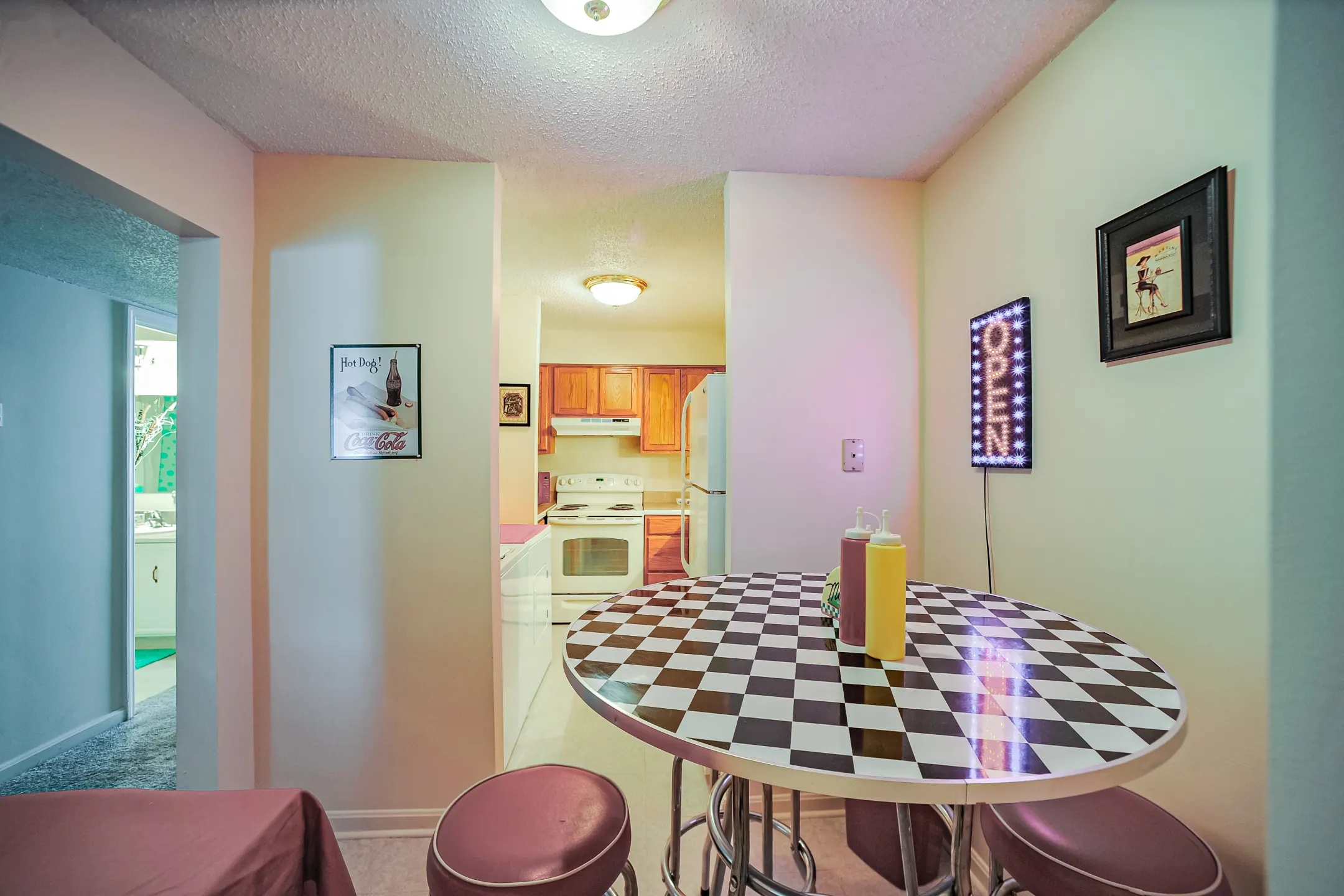 Dining Room - Bryce De Moray - Evansville, IN