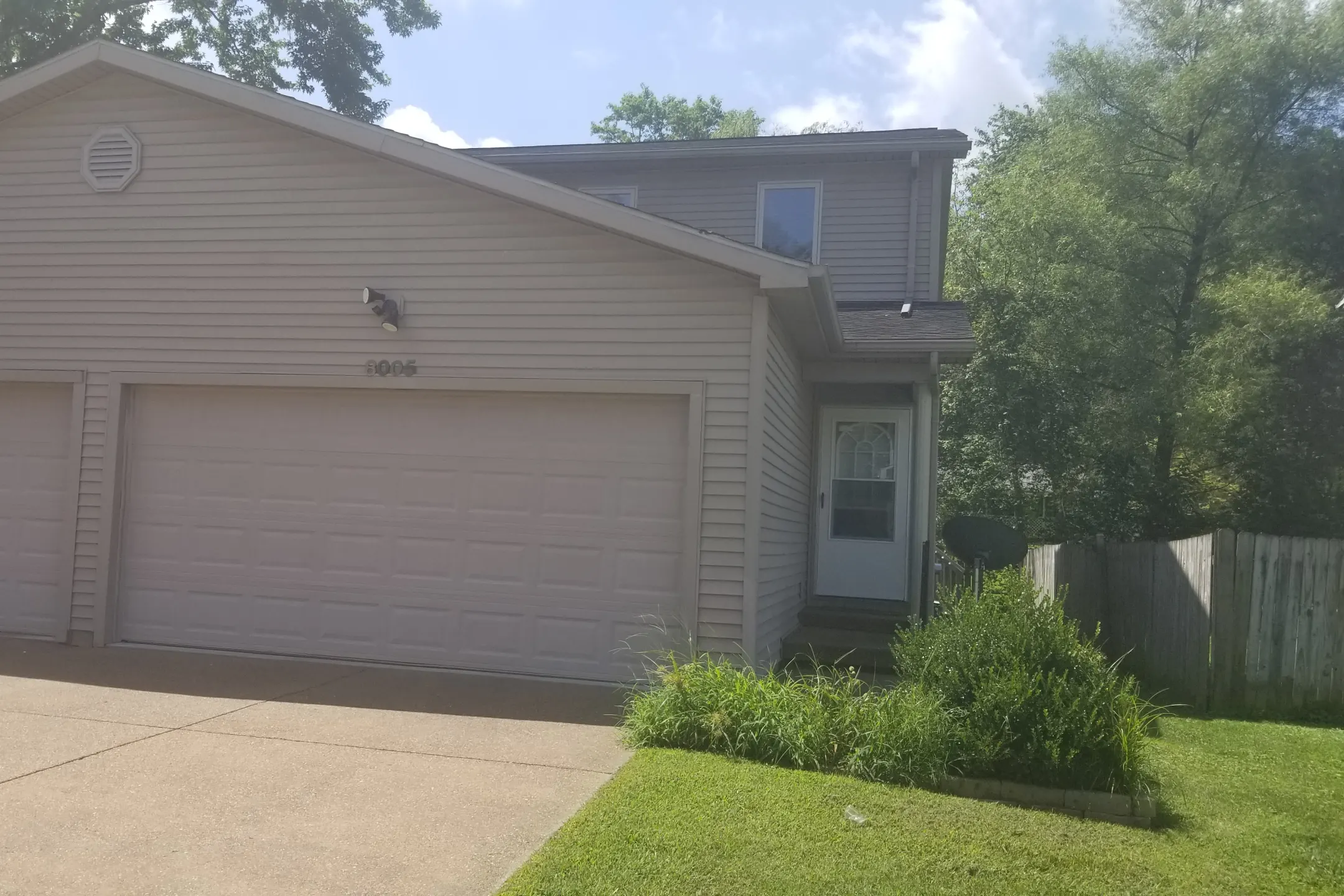 Goebel Properties 728 N. Cross Pointe Evansville, IN Apartments for