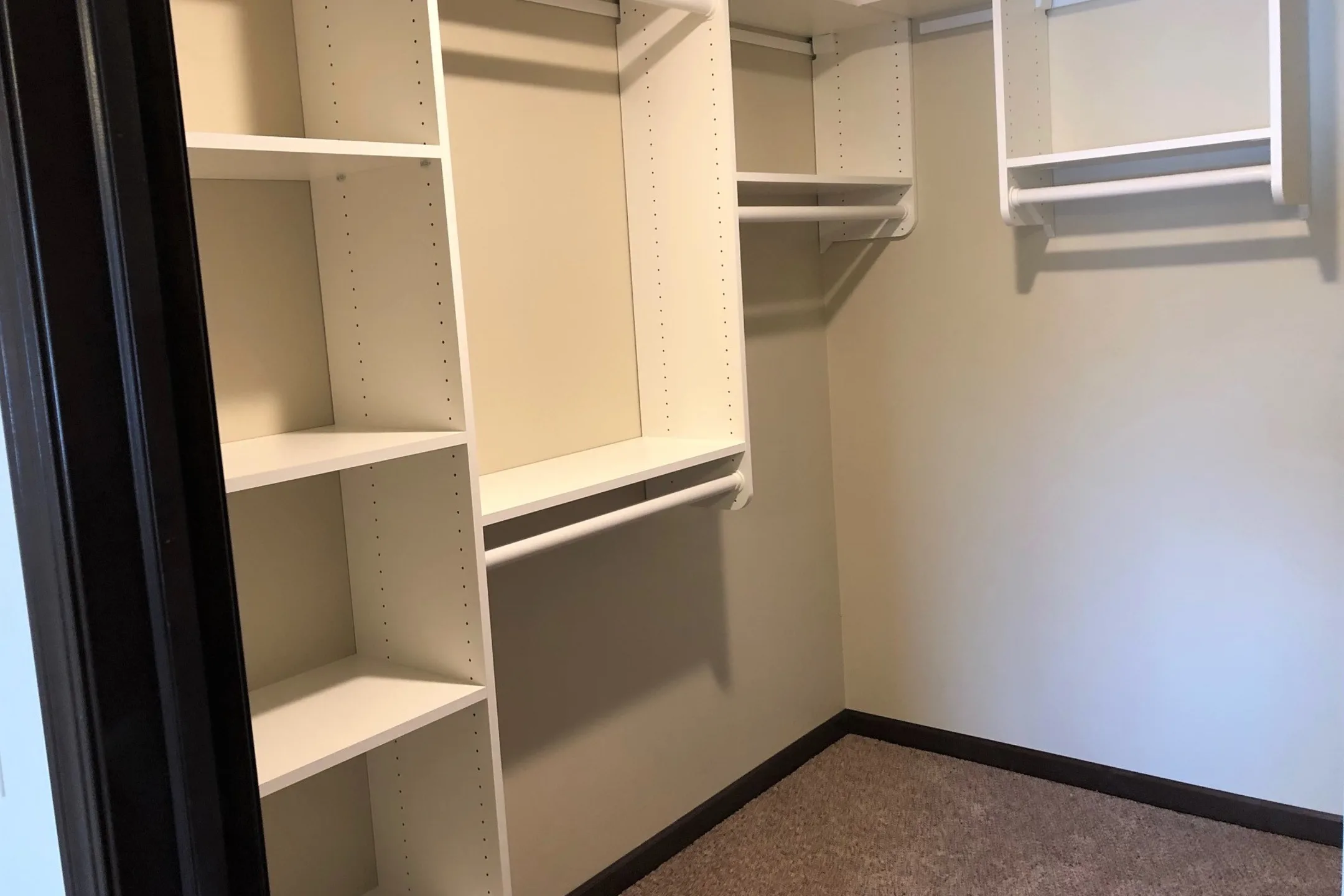 Sand Lake Apartments 3000 Quarry Park Dr. De Pere, WI Apartments