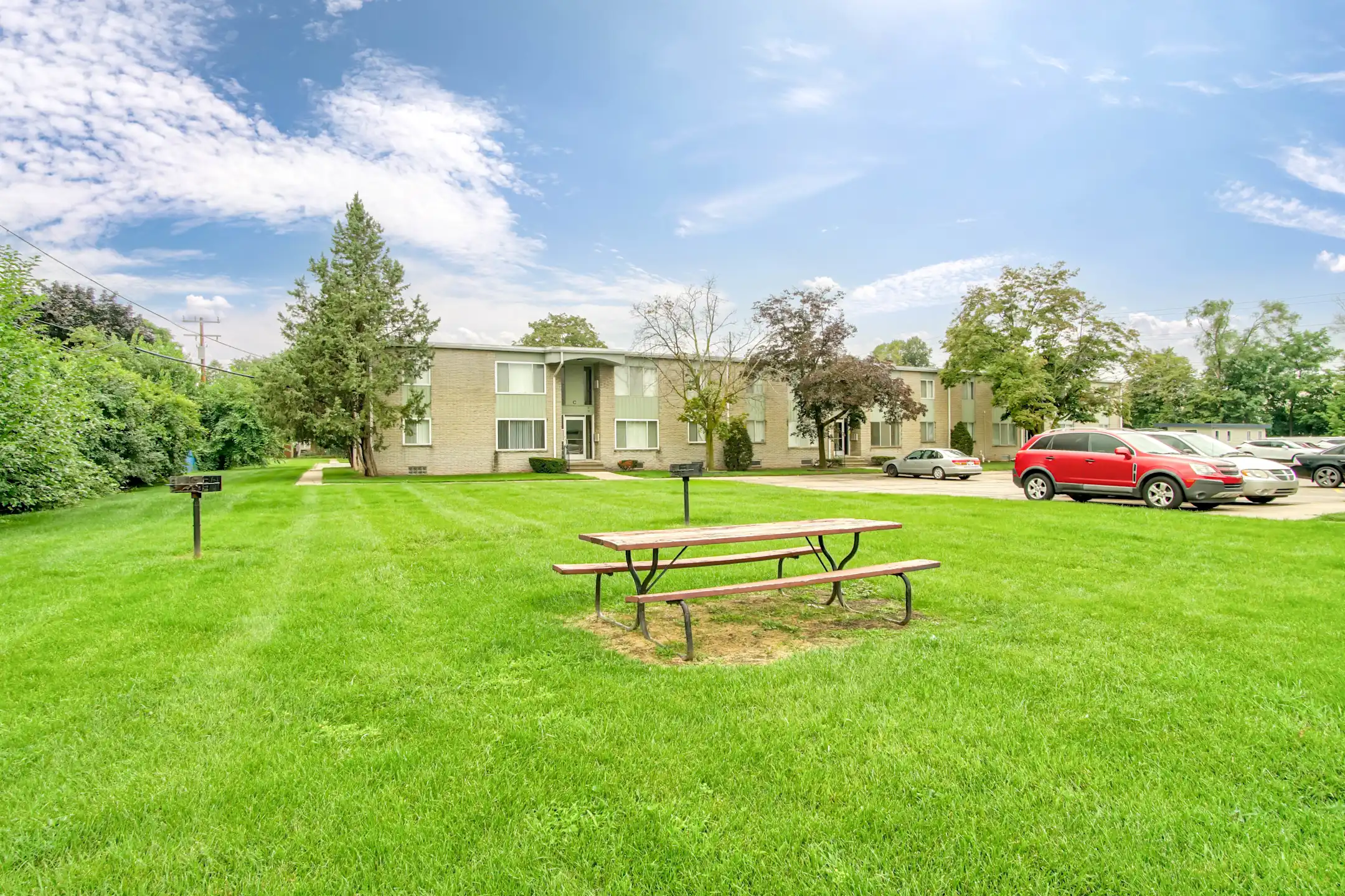 Outer Drive Manor 23935 Outer Dr Melvindale, MI Apartments for Rent