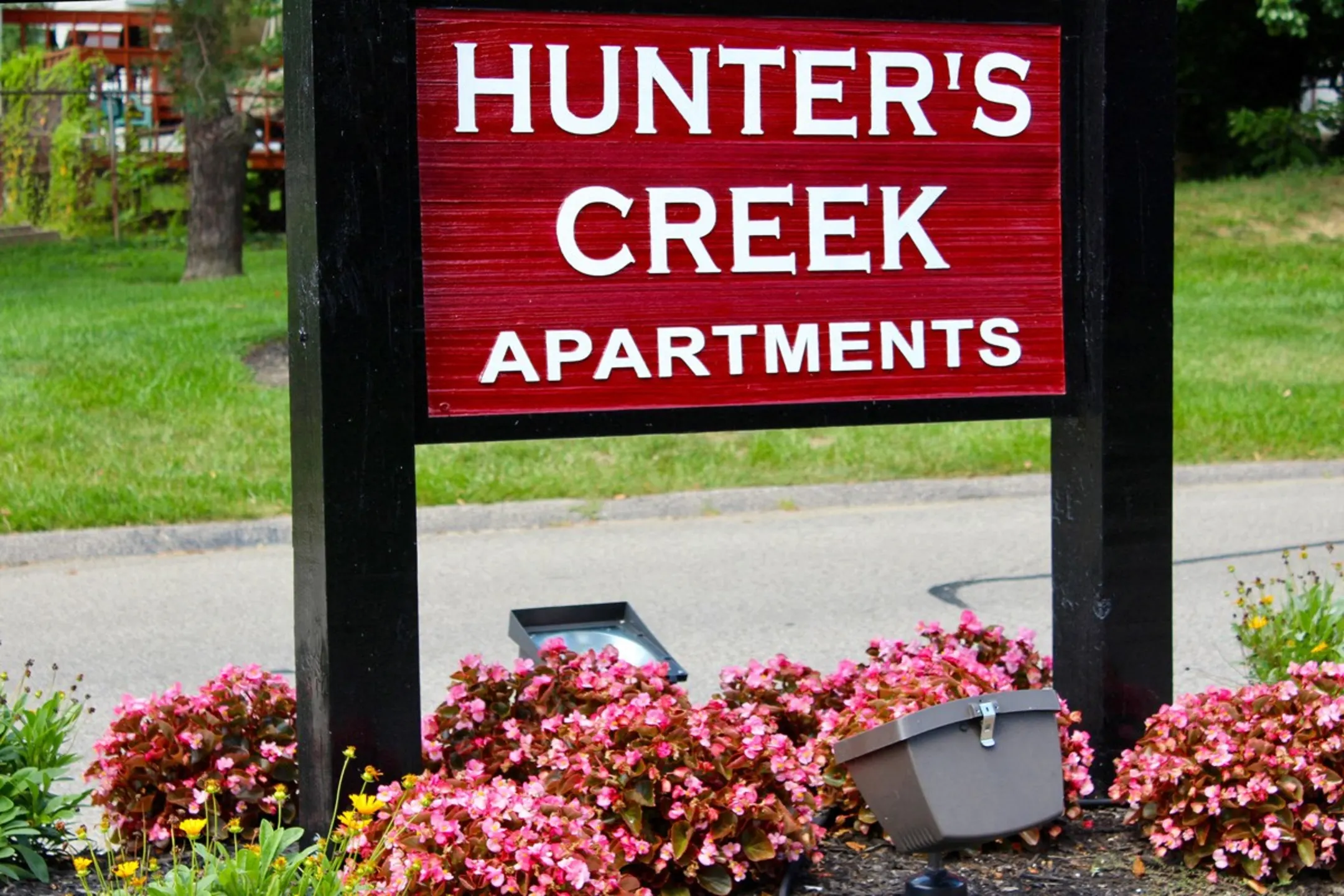 Community Signage - Hunters Creek - Blue Ash, OH
