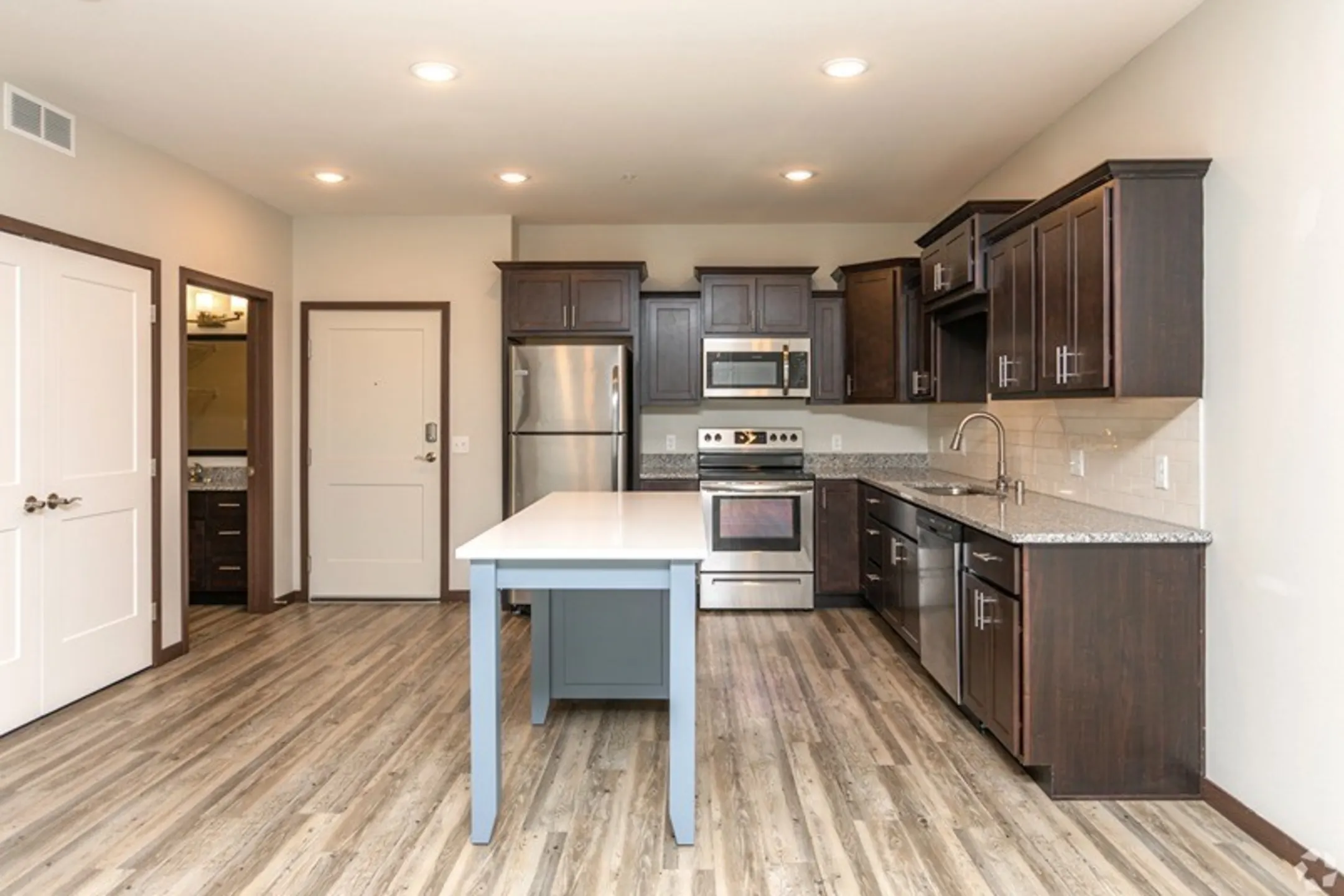 Crossroads at Elm Creek Apartments - Maple Grove, MN 55369