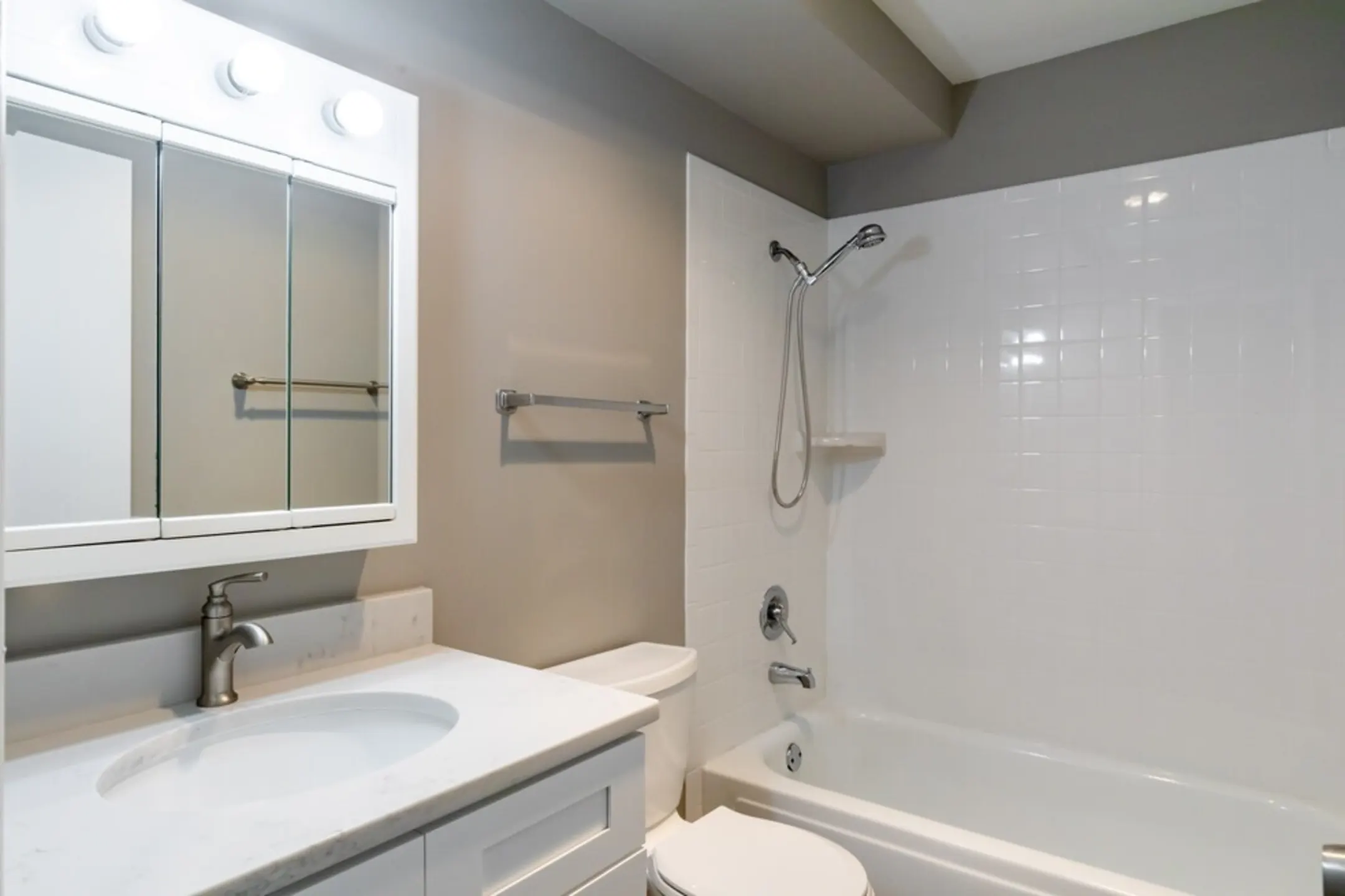 Terraces of Elk Grove Apartments 908 Ridge Sq Elk Grove Village, IL