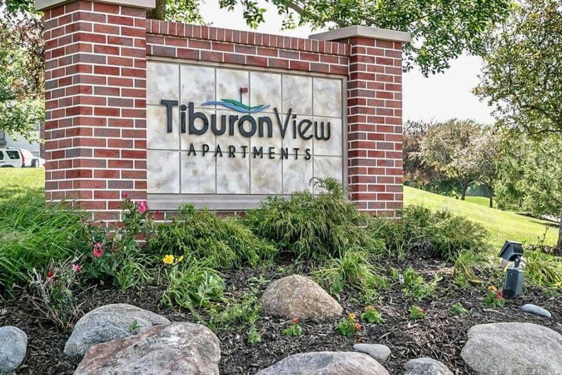 Tiburon View Apartments 16895 Oakmont Dr Omaha, NE Apartments for