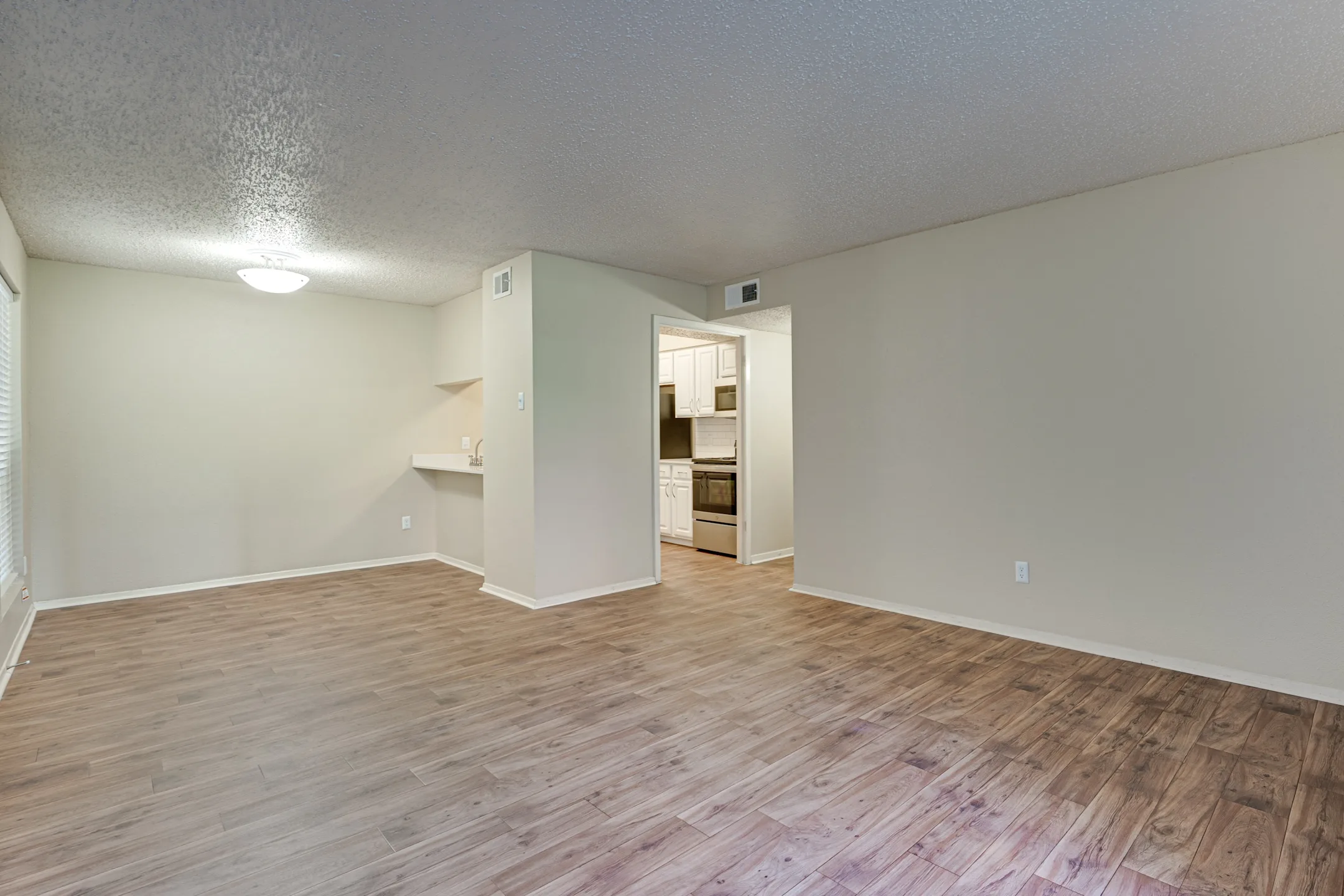 Copper Hill Apartments Bedford, TX 76021