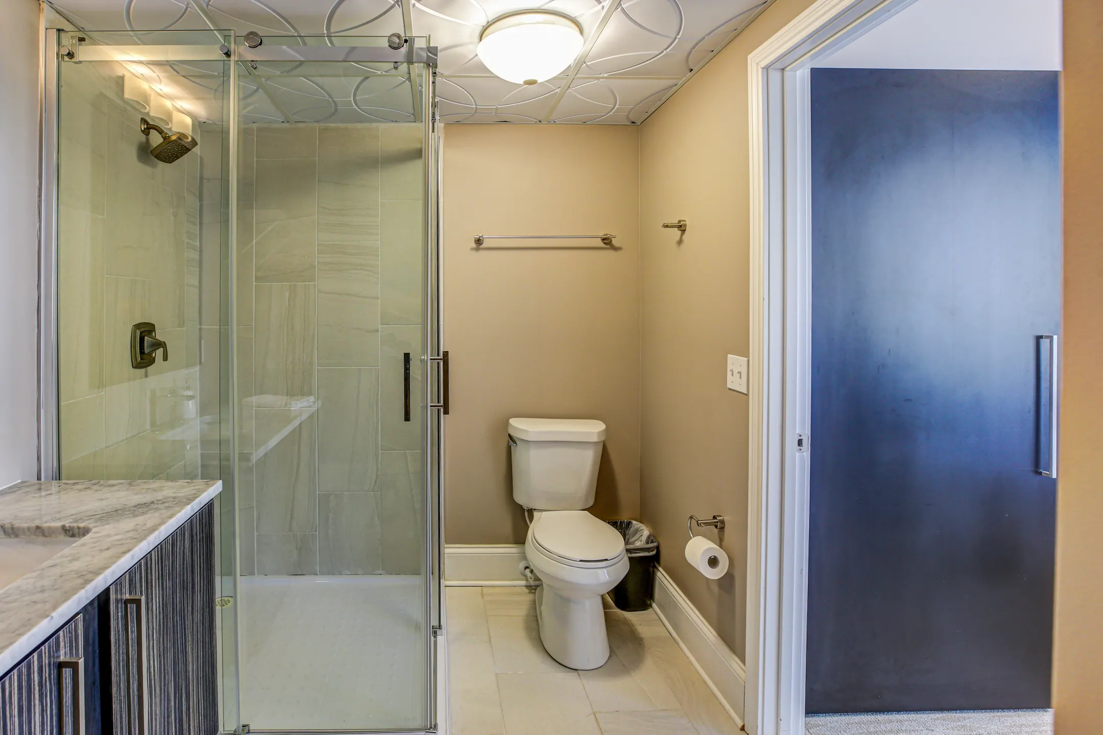 McCurdy Apartments 100 SE 1st St Evansville, IN Apartments for Rent