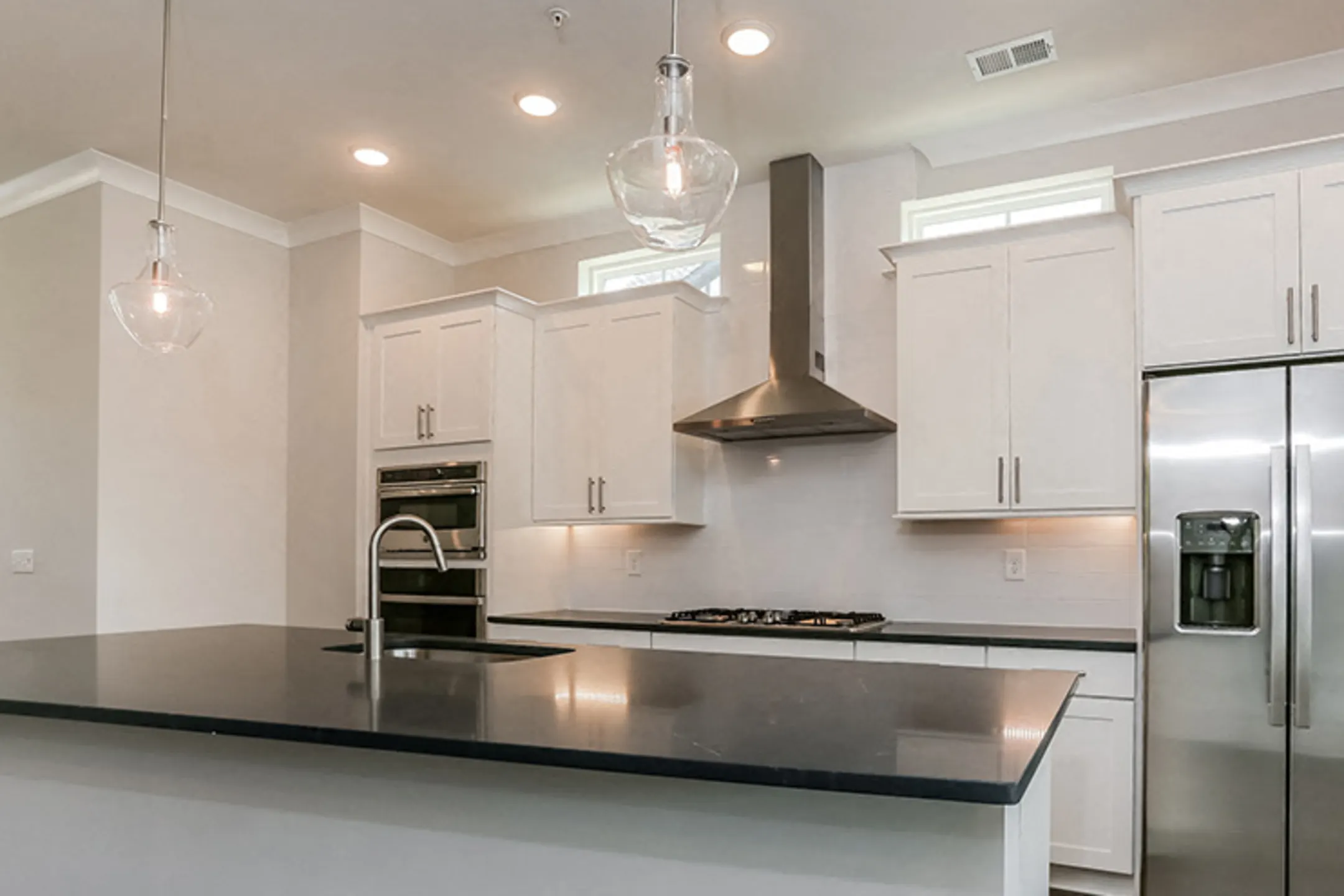 Ellison Park 400 Hannover Park Road Sandy Springs, GA Townhomes for