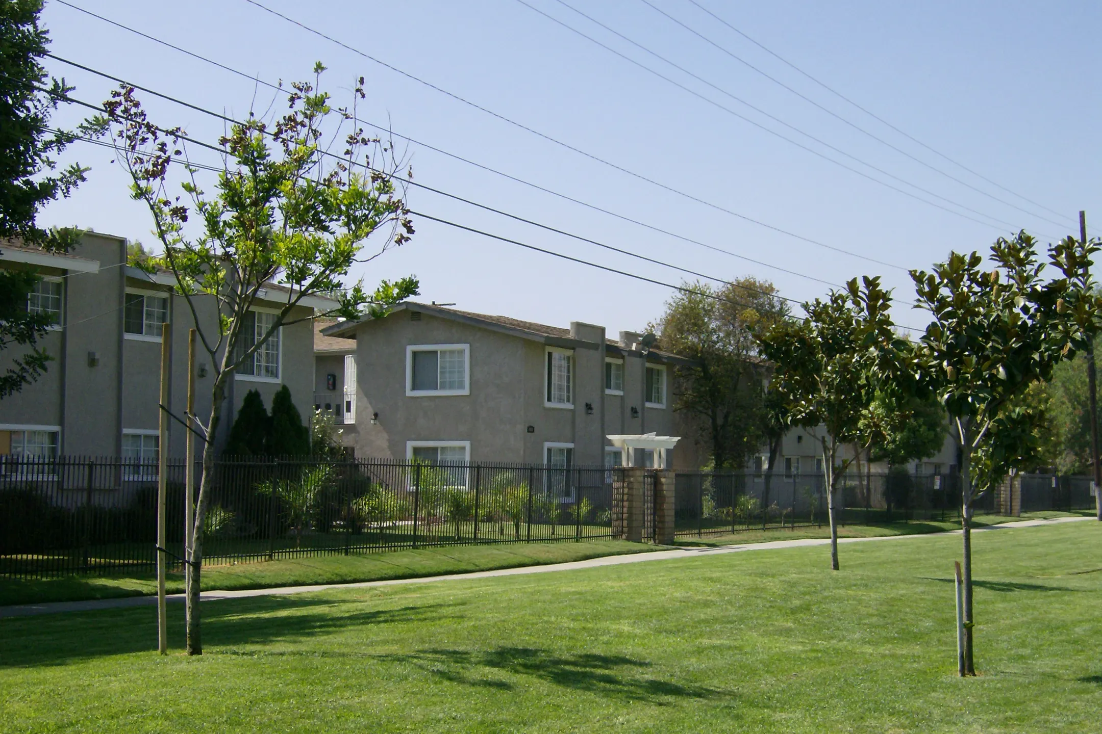 Building - Riverglen Apartments - Riverside, CA
